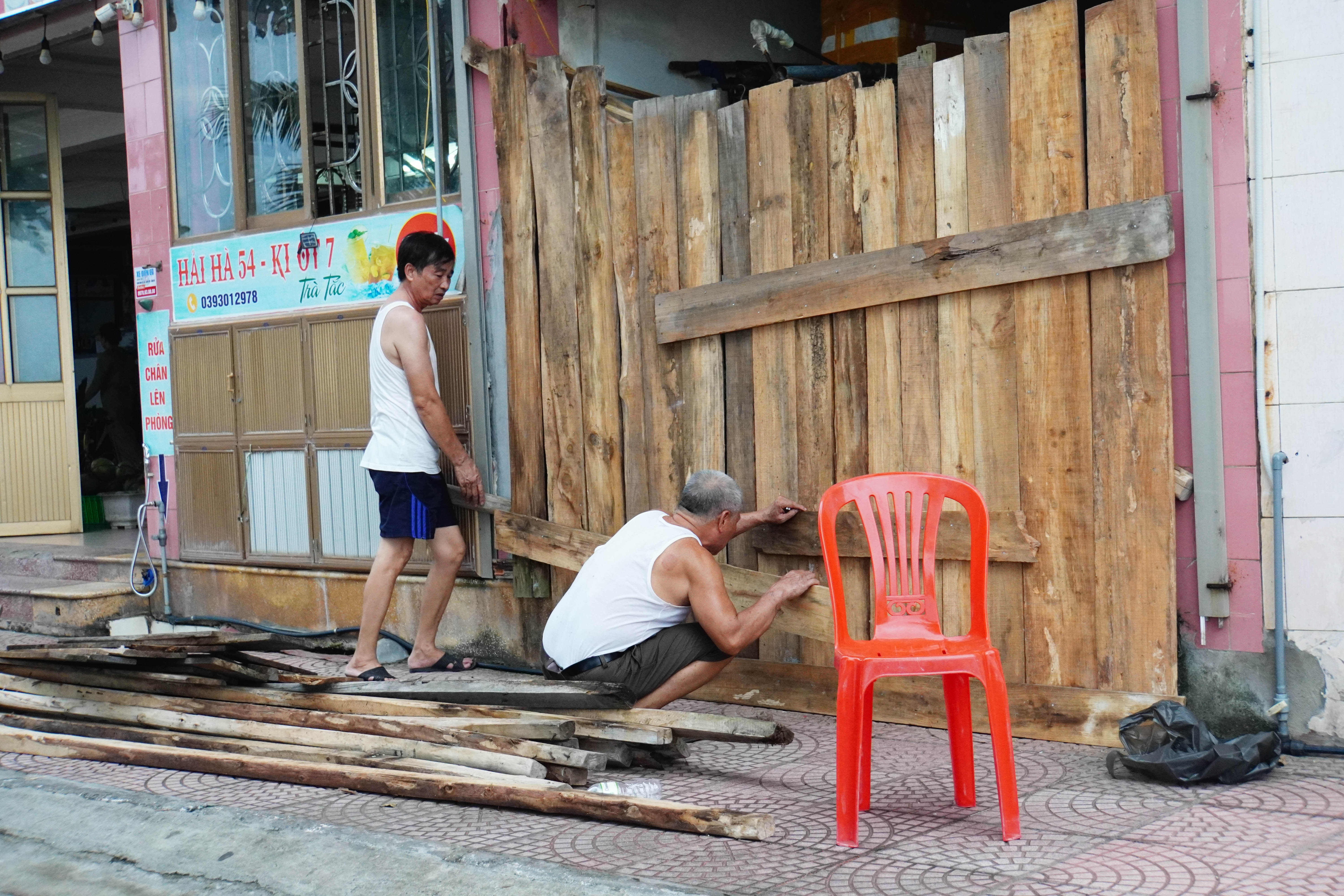 chum-anh-do-son-vang-lang-cac-nha-hang-hoi-ha-phong-chong-sieu-bao-so-3-13.jpg