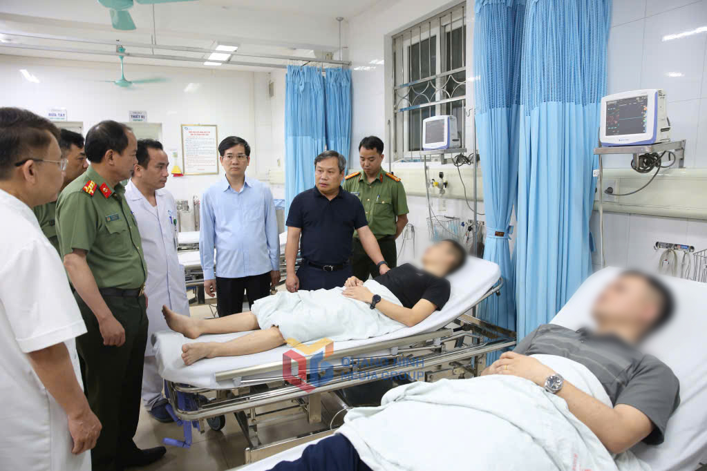bi-thu-tinh-uy-quang-ninh-tham-hoi-dong-vien-nguoi-nha-thuong-uy-cong-an-hy-sinh-khi-lam-nhiem-vu-2.jpg