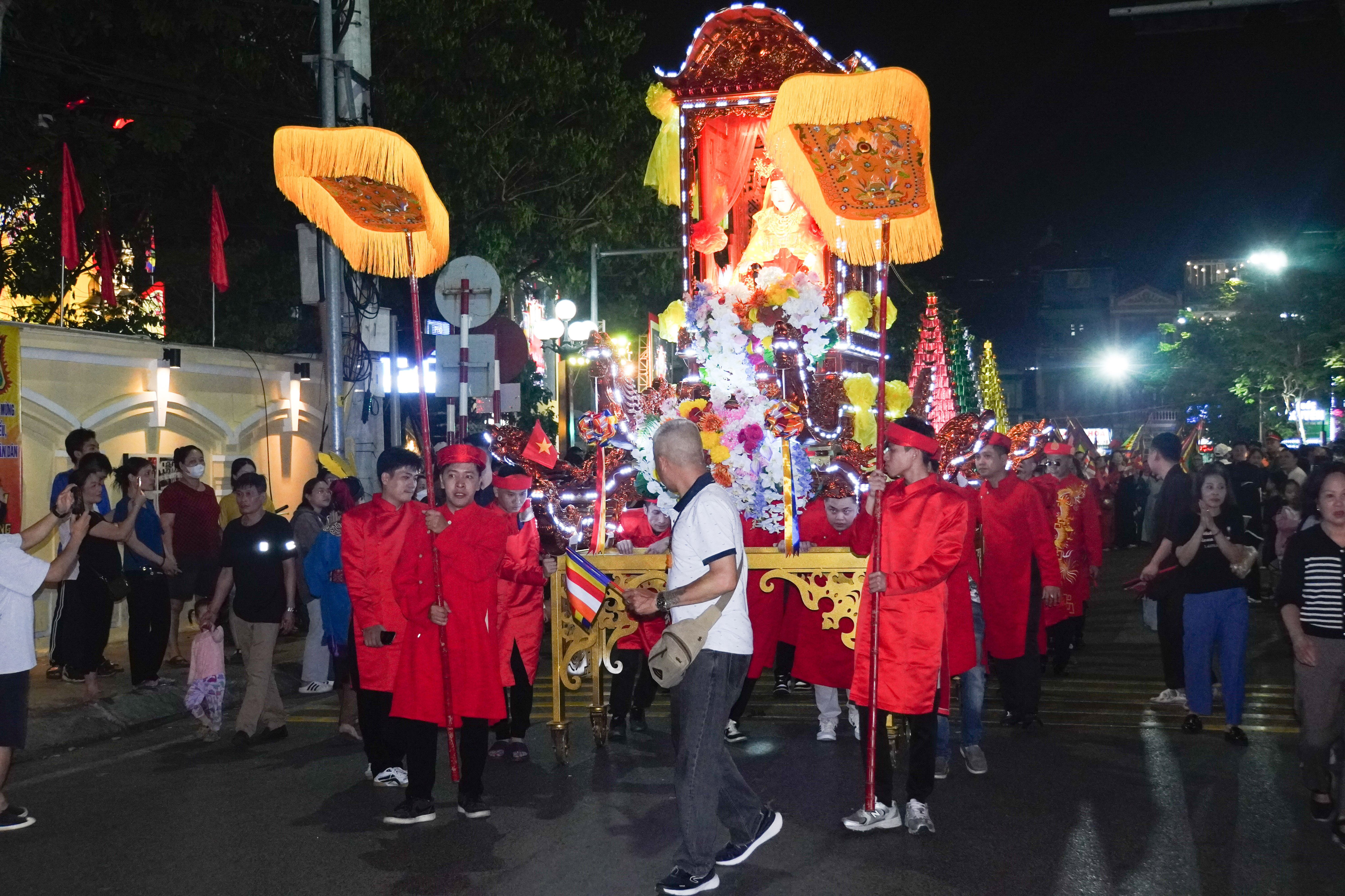 hai-phong-khai-mac-le-hoi-truyen-thong-nu-tuong-le-chan-nam-2026-4.JPG