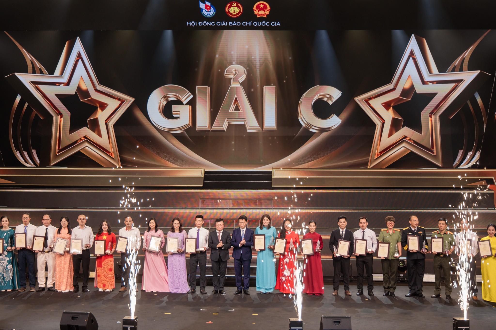 bao-phap-luat-tp-ho-chi-minh-dat-2-giai-c-tai-giai-bao-chi-quoc-gia-lan-thu-20-2025-2.jpg