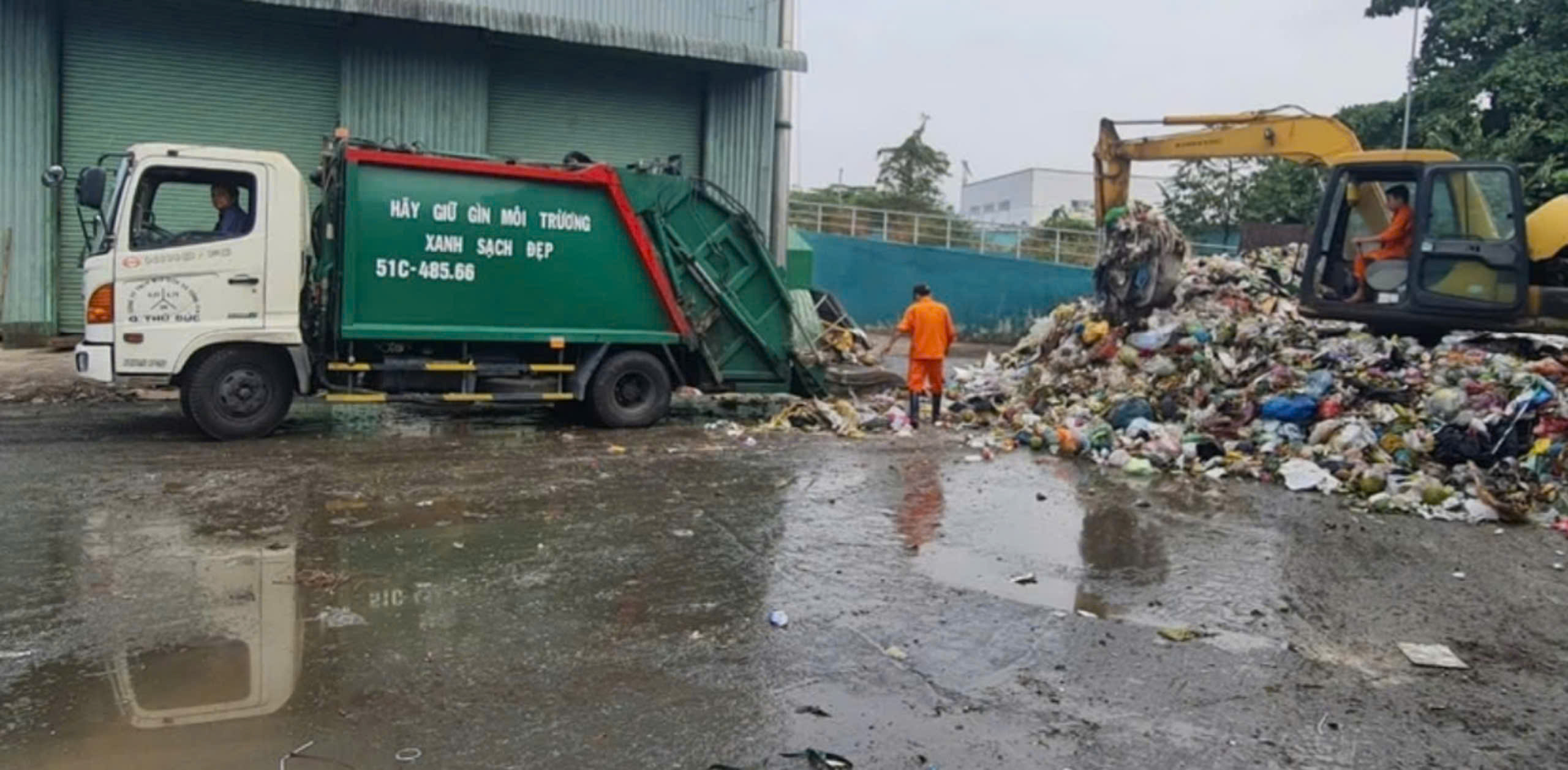 TP.HCM phải làm gì để xử lý khoảng 13.000 tấn rác sinh hoạt mỗi ngày?