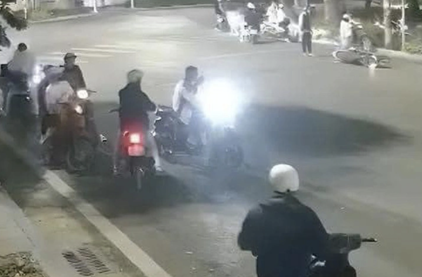 Đua xe trái phép: Cần xử lý mạnh tay!