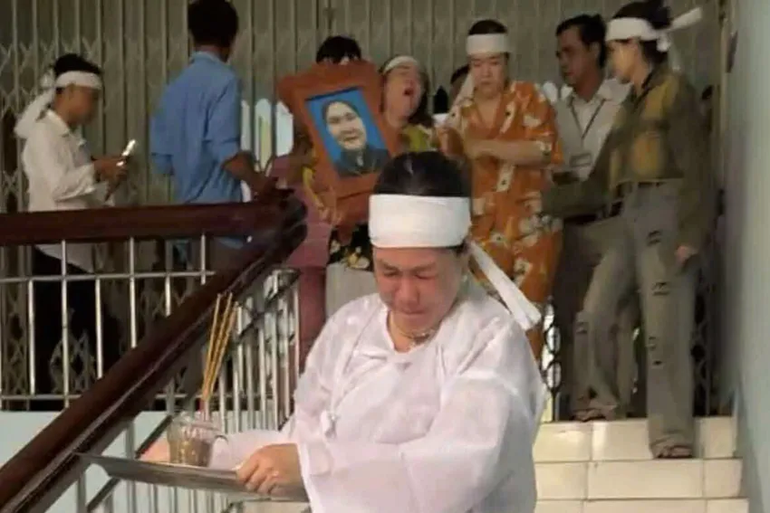 Vụ mang di ảnh đến Trung tâm y tế 'trục vong': Làm sao để tránh xung đột y tế?