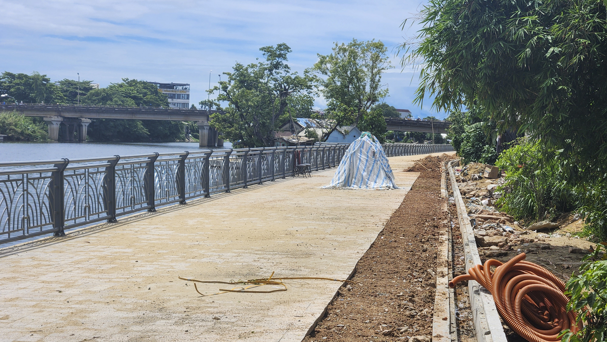 duong-di-bo-o-hue-10.jpg