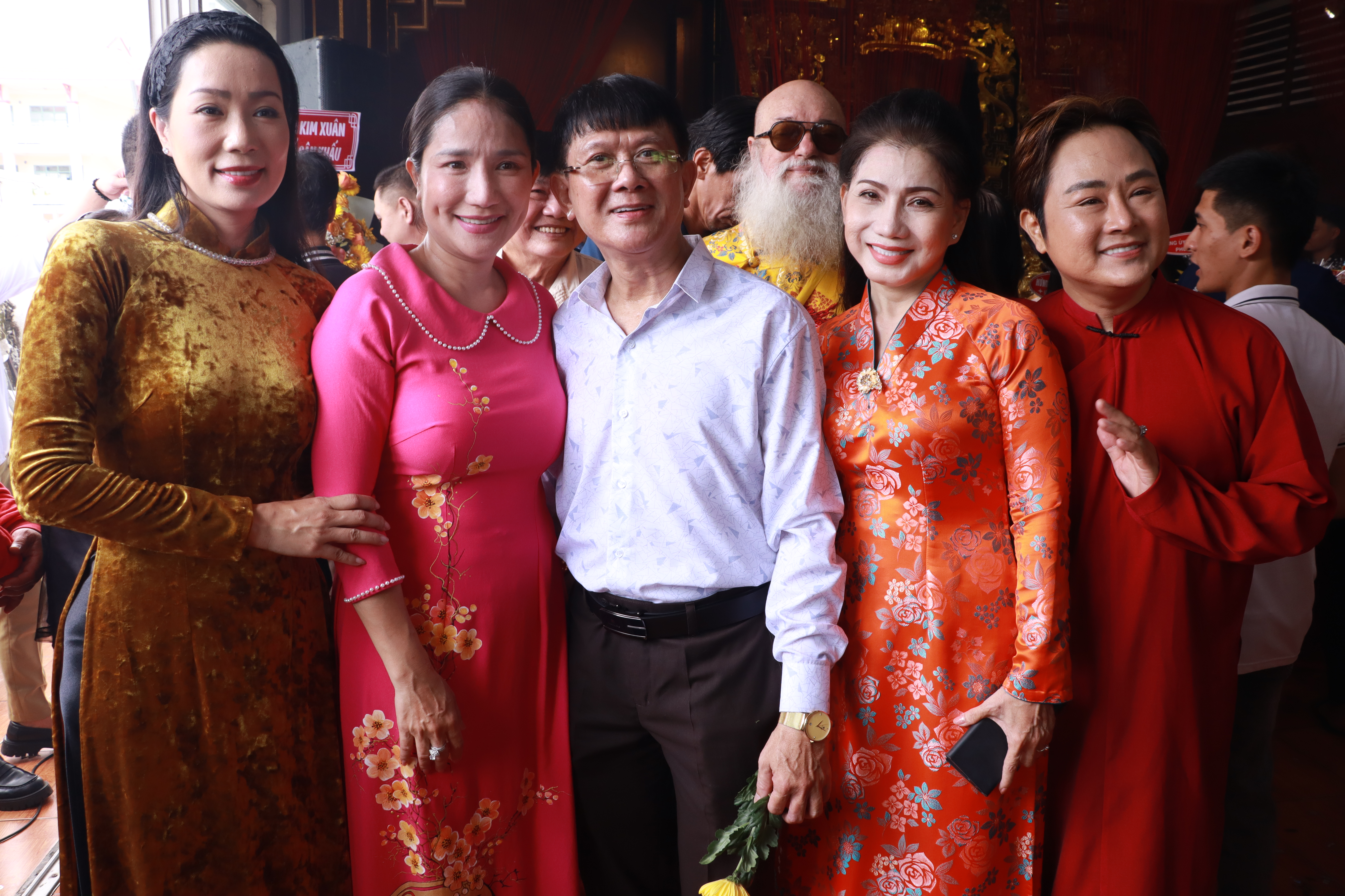 nghe-si-gio-to.JPG