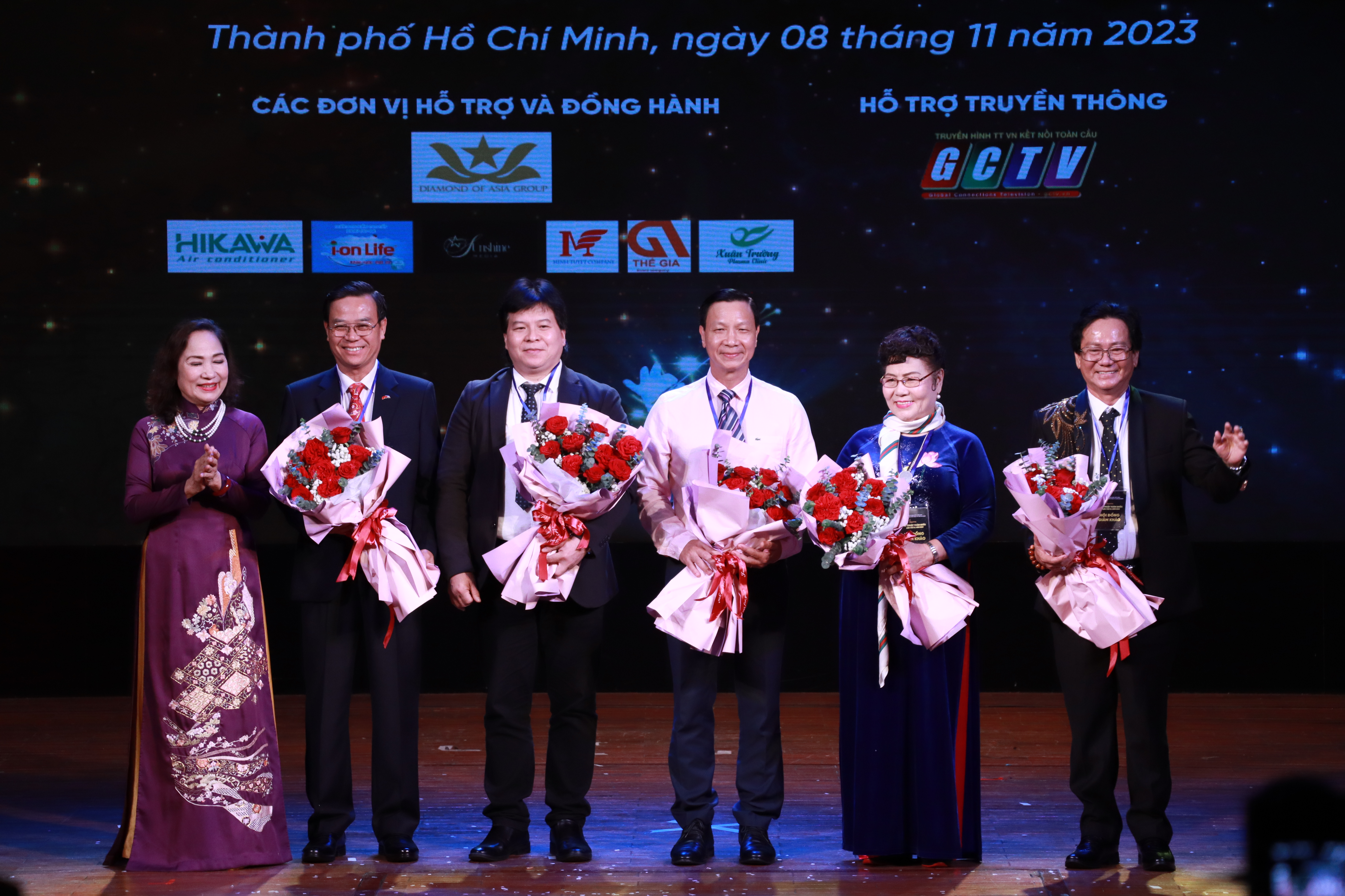 lien-hoan-ao-thuat-toan-quoc.JPG