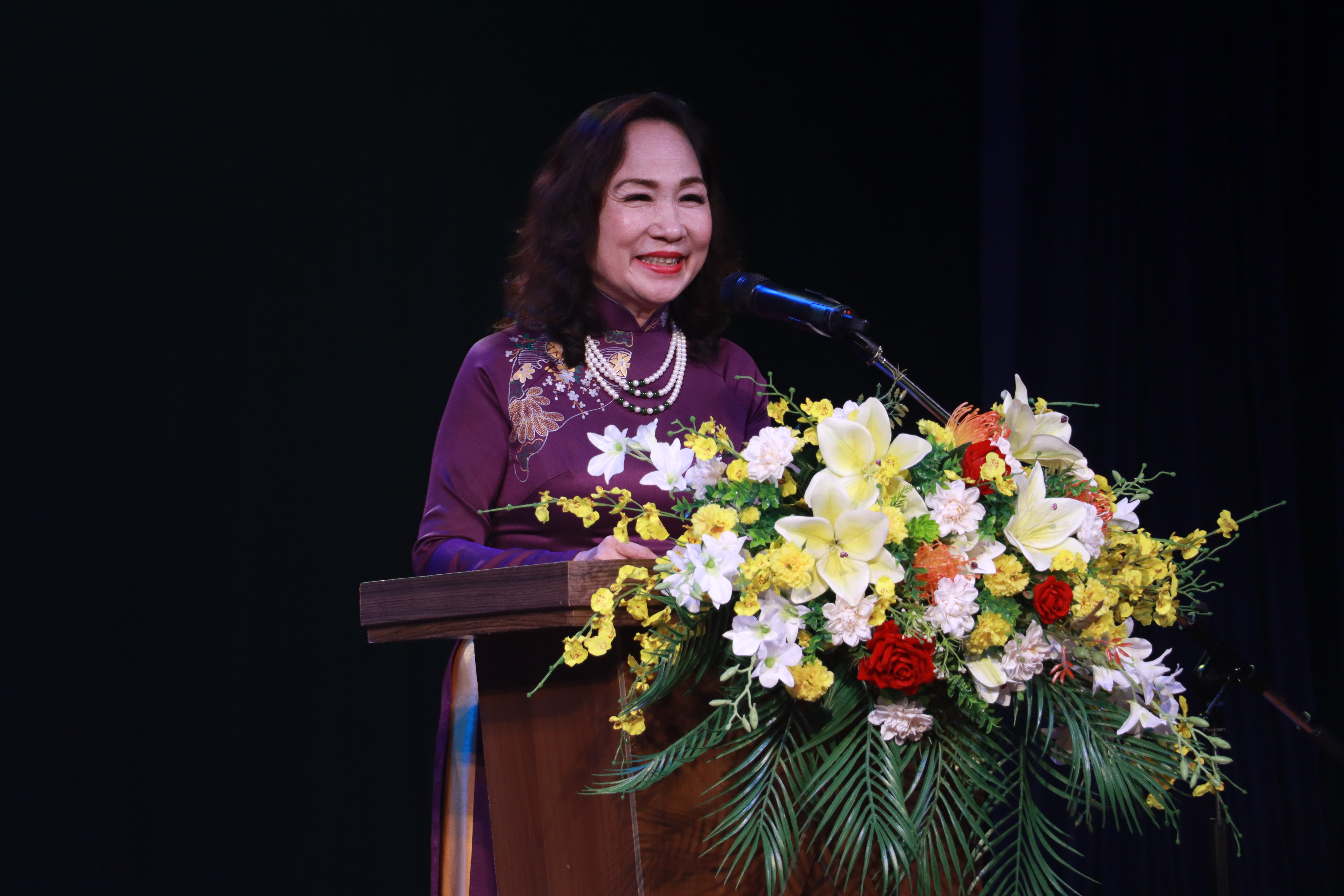 nsnd-trinh-thuy-mui.JPG