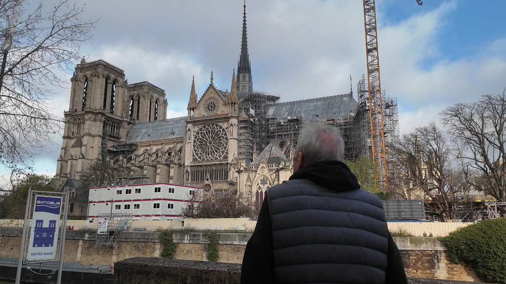 khai-hoan-ca-giua-long-paris3.png