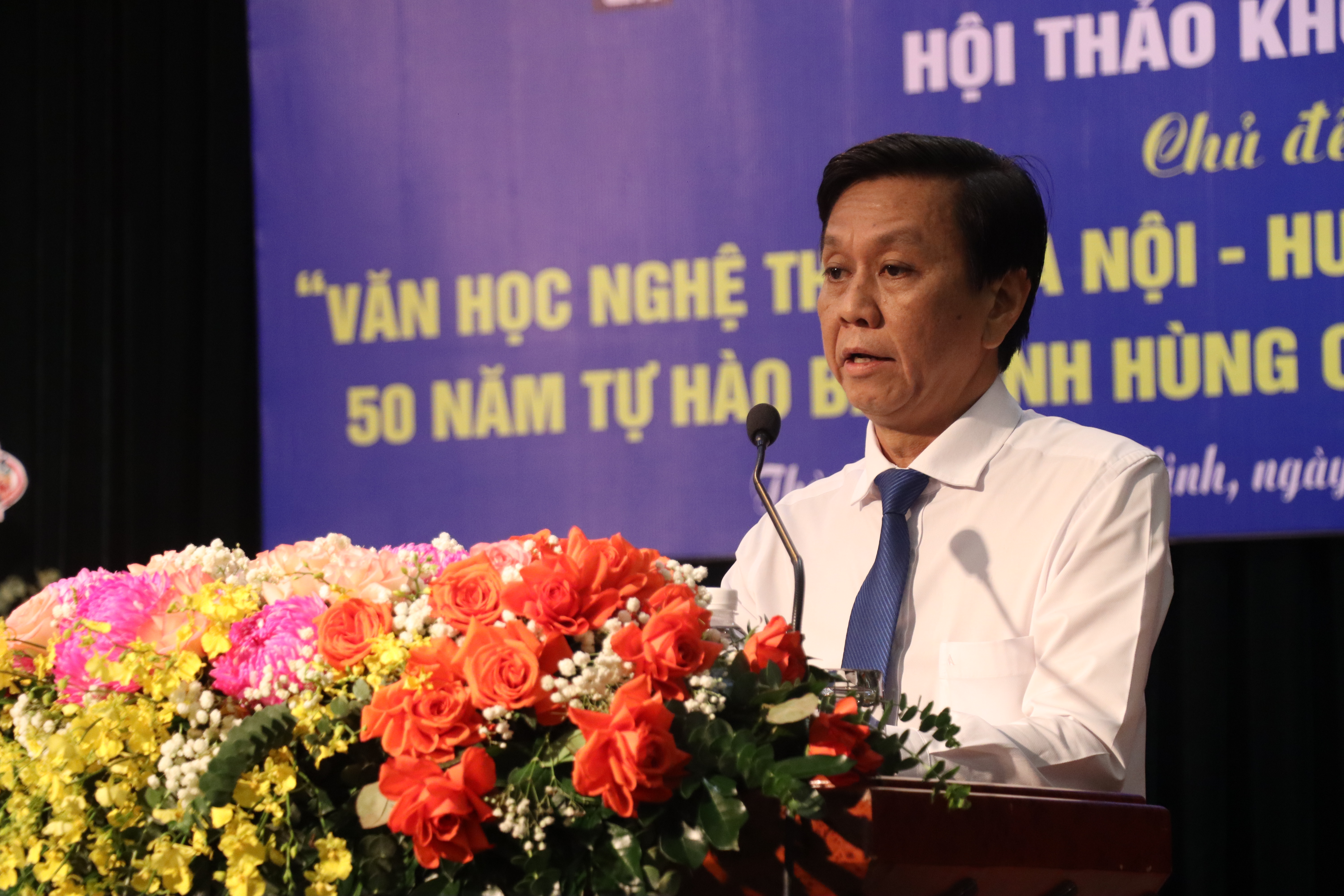 van-hoc-nghe-thuat.JPG