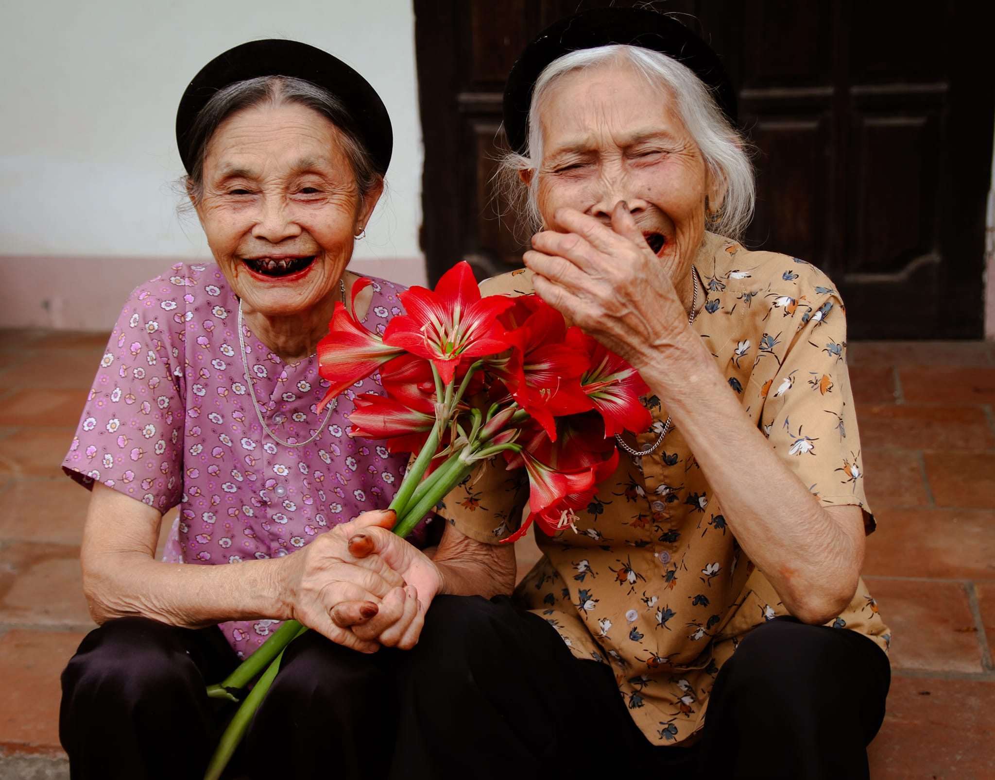 Dân mạng tấm tắc khen bộ ảnh 'ba chị em nàng thơ U100' ở Phú Thọ 5.jpg