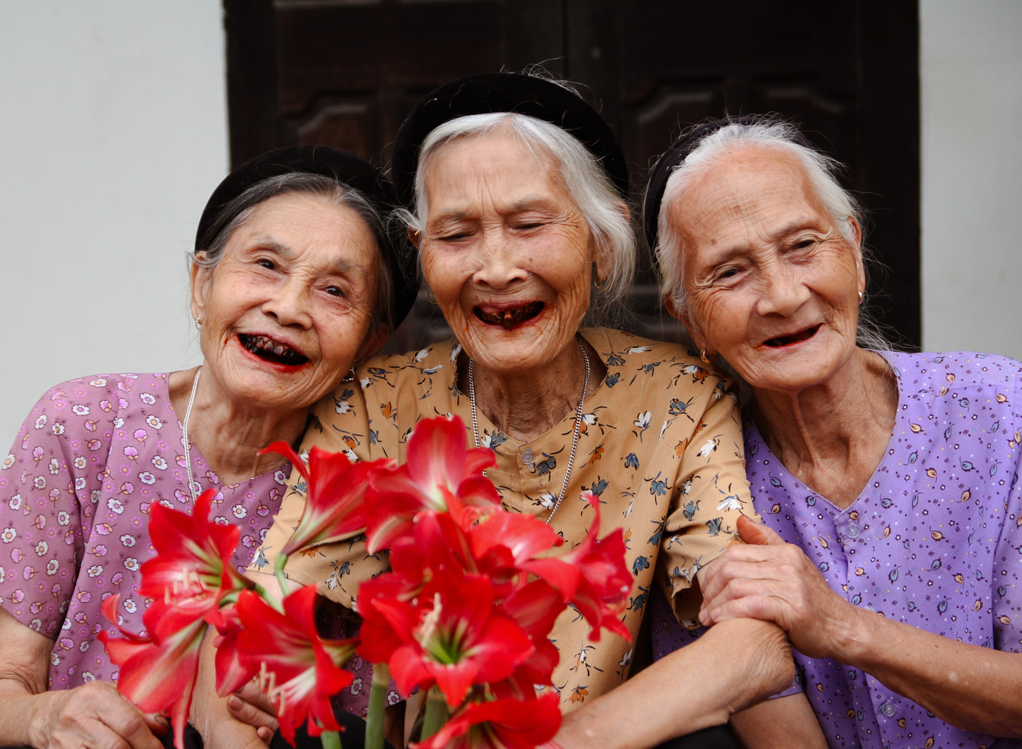 Dân mạng tấm tắc khen bộ ảnh 'ba chị em nàng thơ U100' ở Phú Thọ 9.jpg