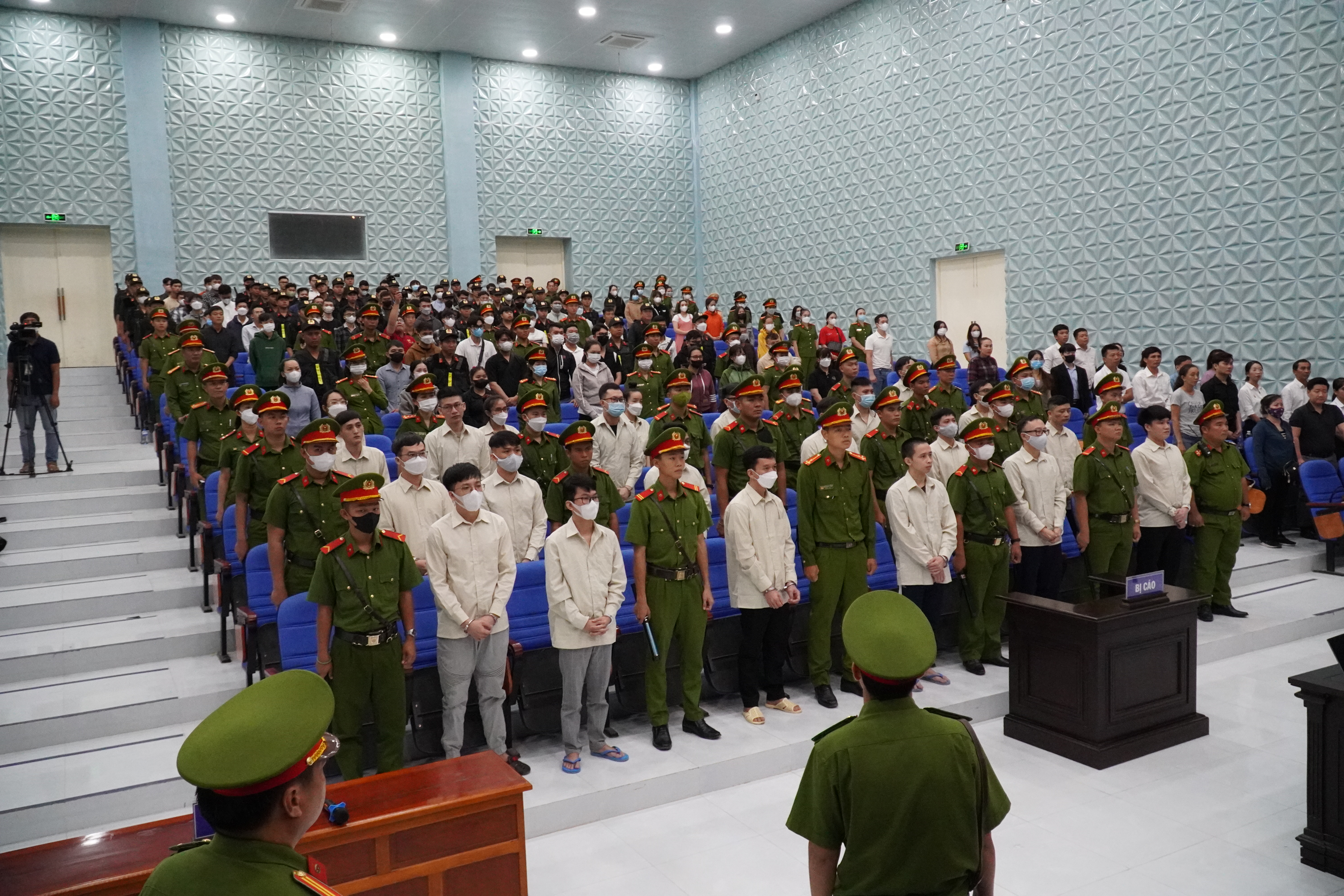 Đoi-no-thue-cong-ty-Phap-Viet (12).JPG