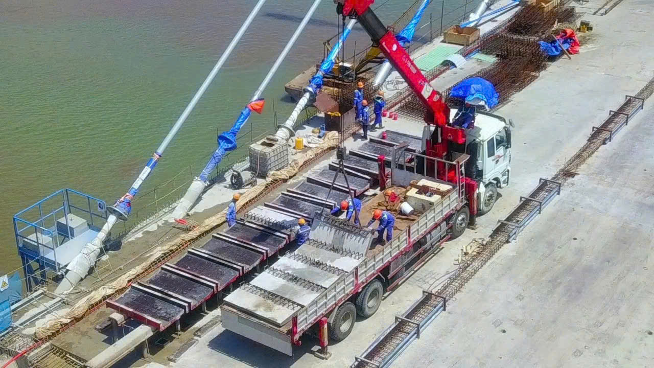 Dự án cầu Rạch Miễu 2 tăng tốc thi công xuyên lễ kịp về đích trong tháng 8-2025