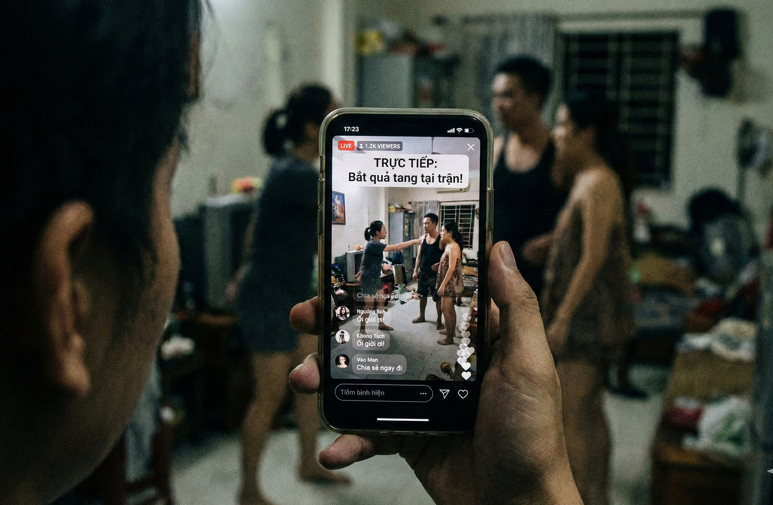 Livestream "bắt quả tang ngoại tình trên Facebook", có vi phạm pháp luật?