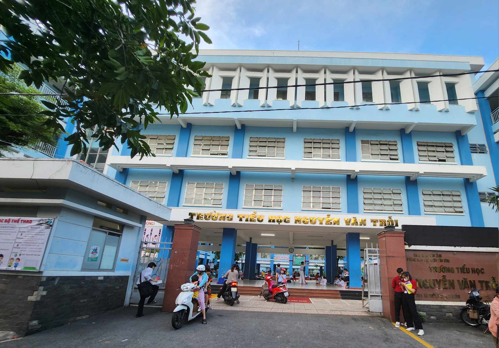 gv-bi-to-danh-hoc-tro-1.jpg
