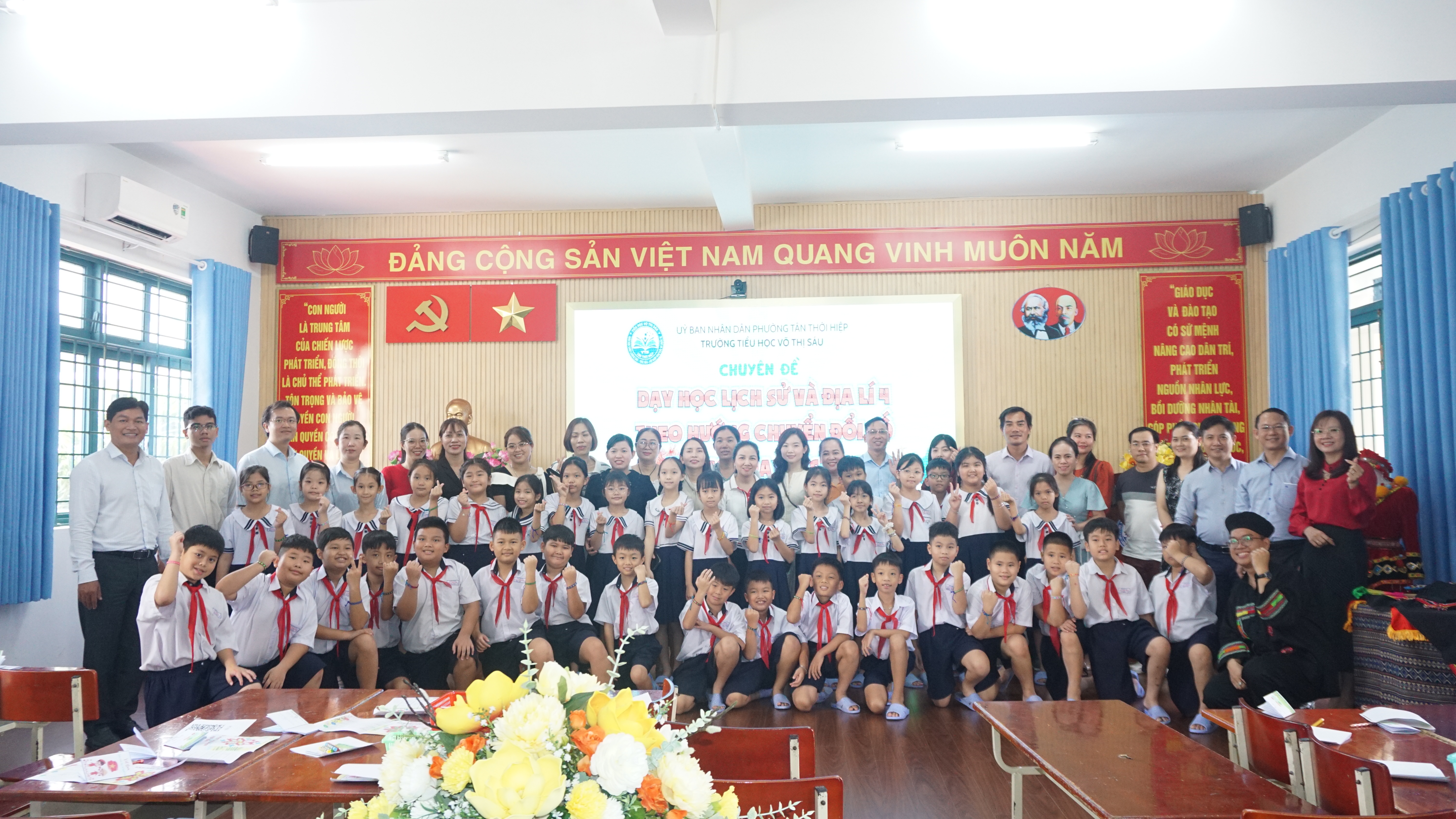 trien-lam-ao-9.JPG
