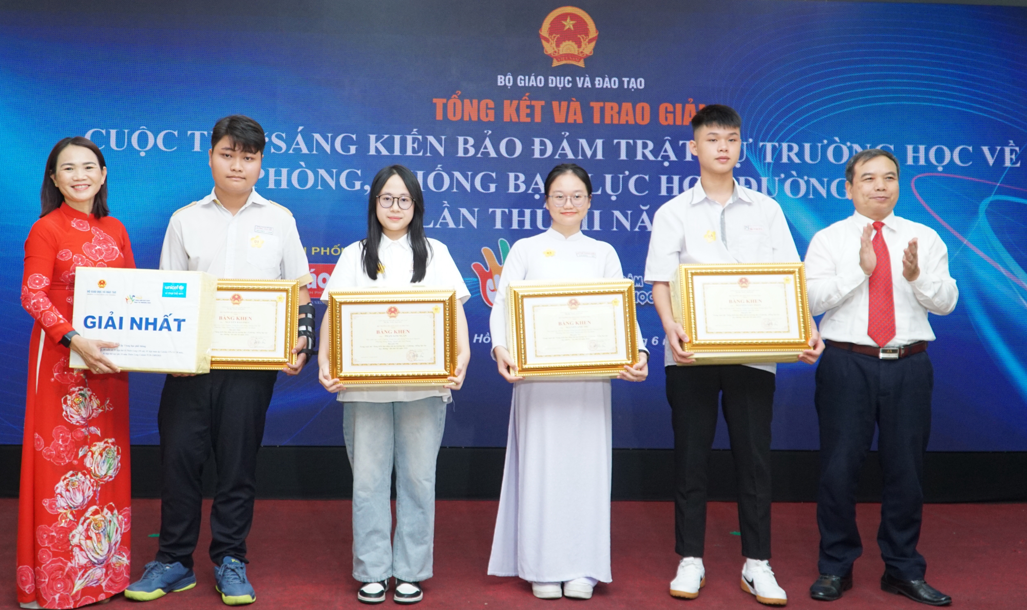 Học sinh TP.HCM giành giải Nhất với sáng kiến AI phát hiện bạo lực học đường