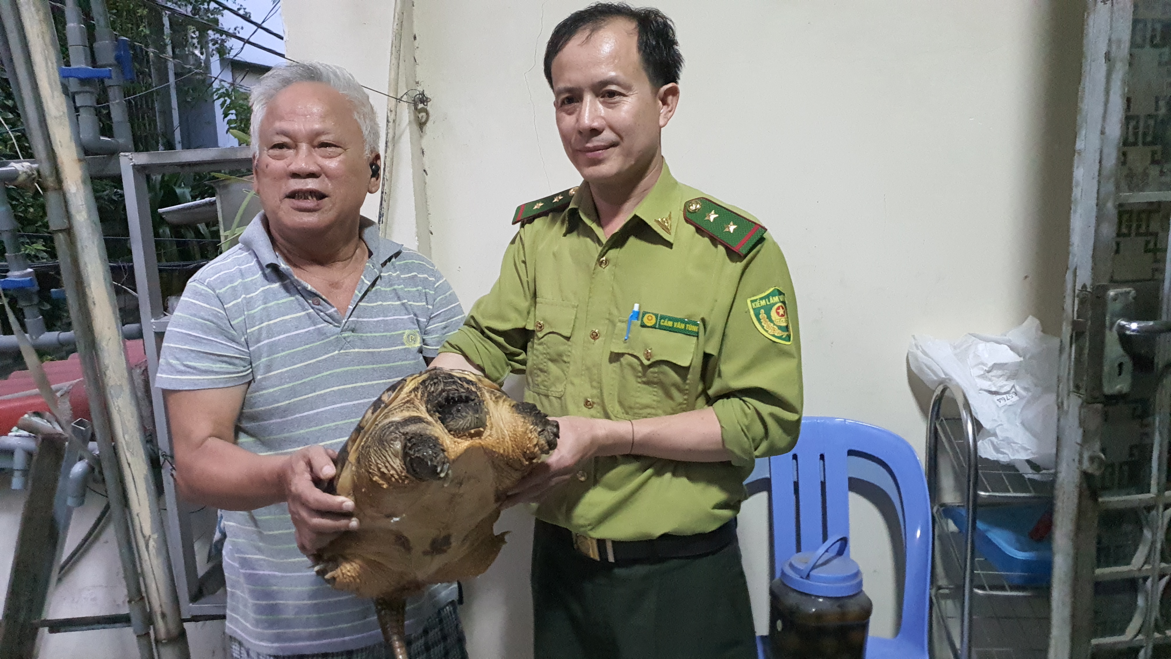 quyet-khong-cho-rua-lam-gia-cay-ma-lien-he-kiem-lam-ban-giao-2.jpg