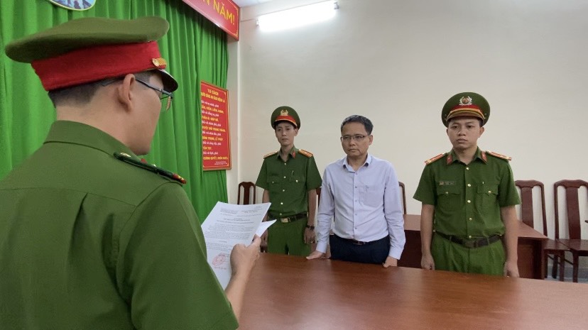 Phó Cục Trưởng Cục Đăng kiểm Việt Nam cùng nhiều người bị bắt