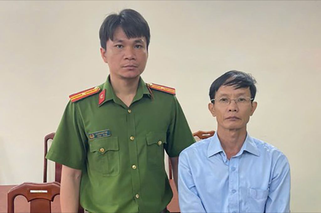 Nam nhân viên ngân hàng lừa đồng nghiệp 20,5 tỉ