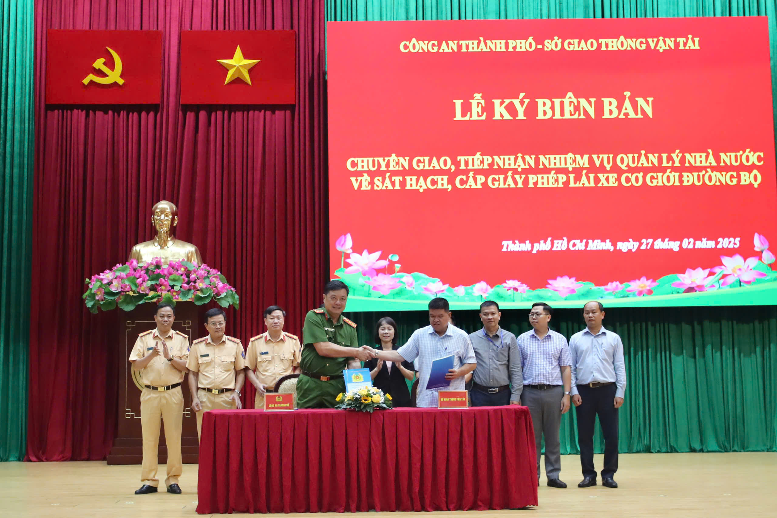 cong-an-tp-hcm-tiep-nhan-nhieu-nhiem-vu-moi-tu-cac-don-vi (10).jpg