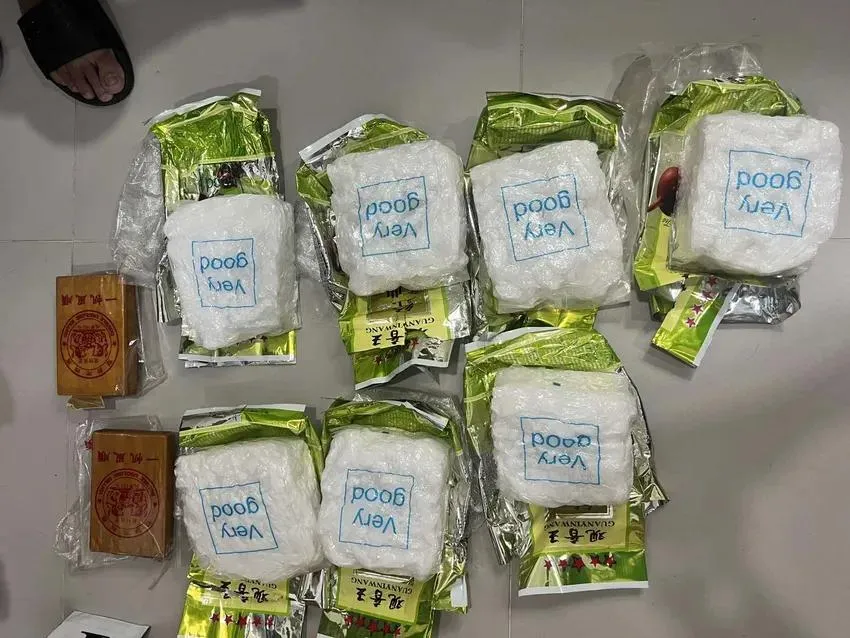 Trùm giang hồ Tú 'cơ' phi tang 5kg ketamine, 8 bánh heroin xuống bồn cầu
