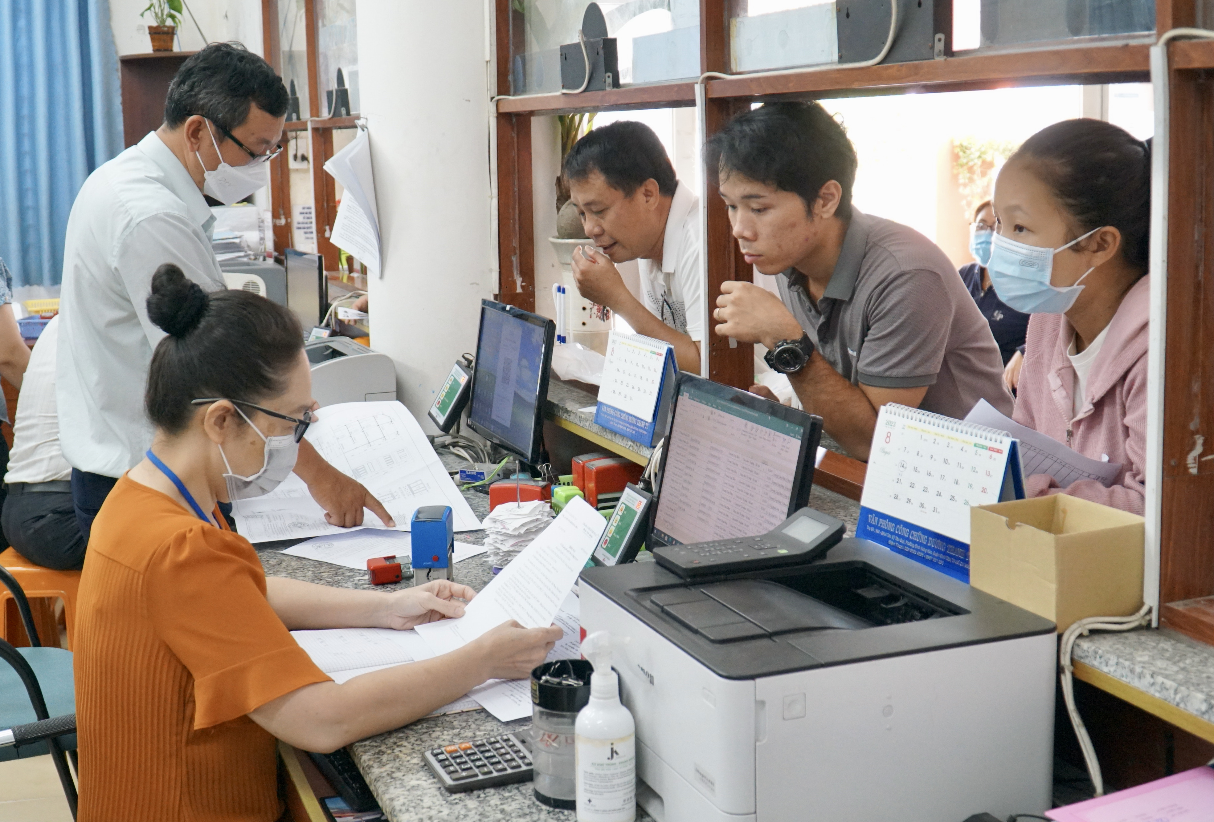 bảo-vệ-cán-bộ-dám-nghĩ-dám-làm