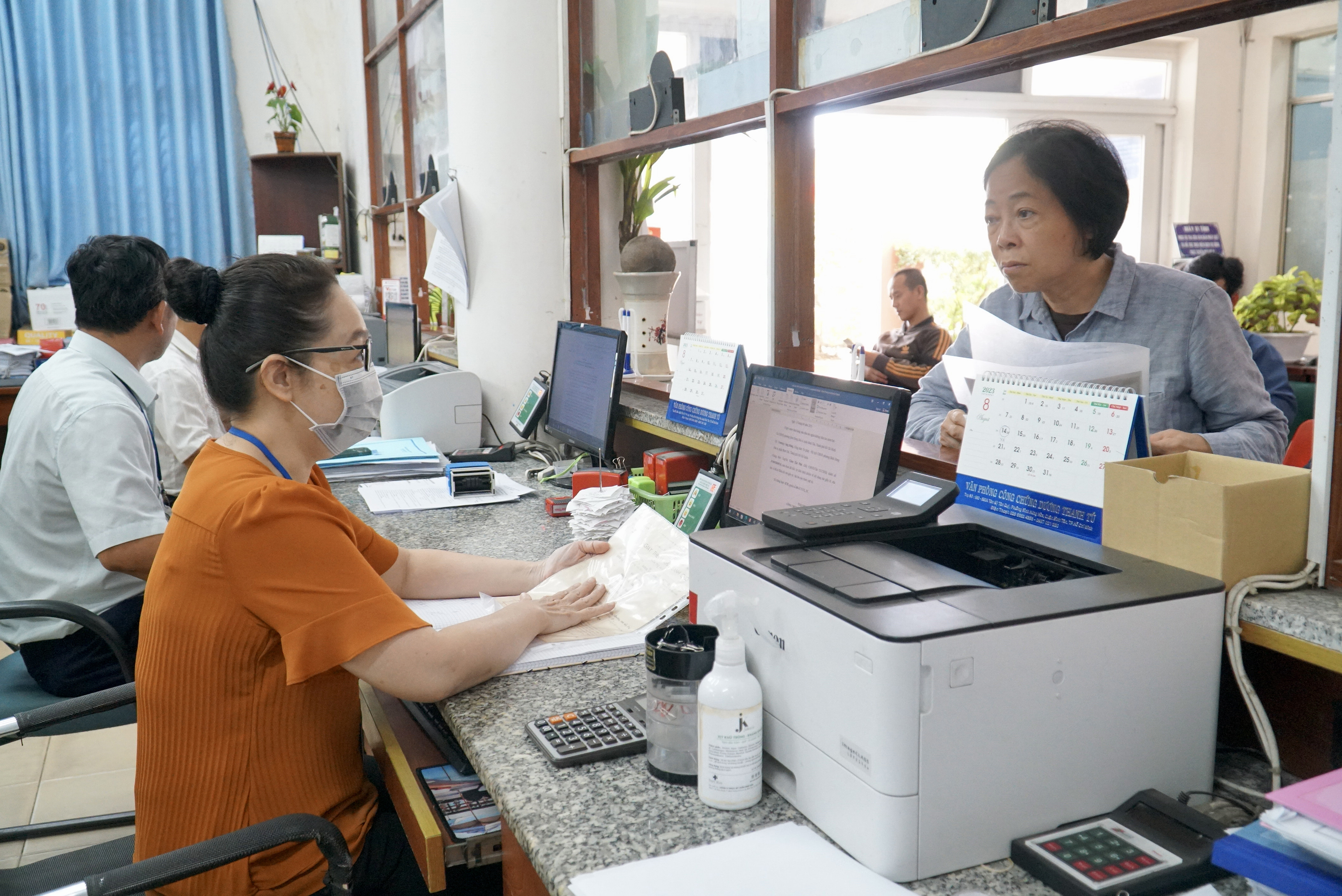 Phải truy người cố ý làm sai, bảo vệ được người làm đúng-can-bo-dam-nghi-dam-lam-binh-hung-hoa-a-1.JPG