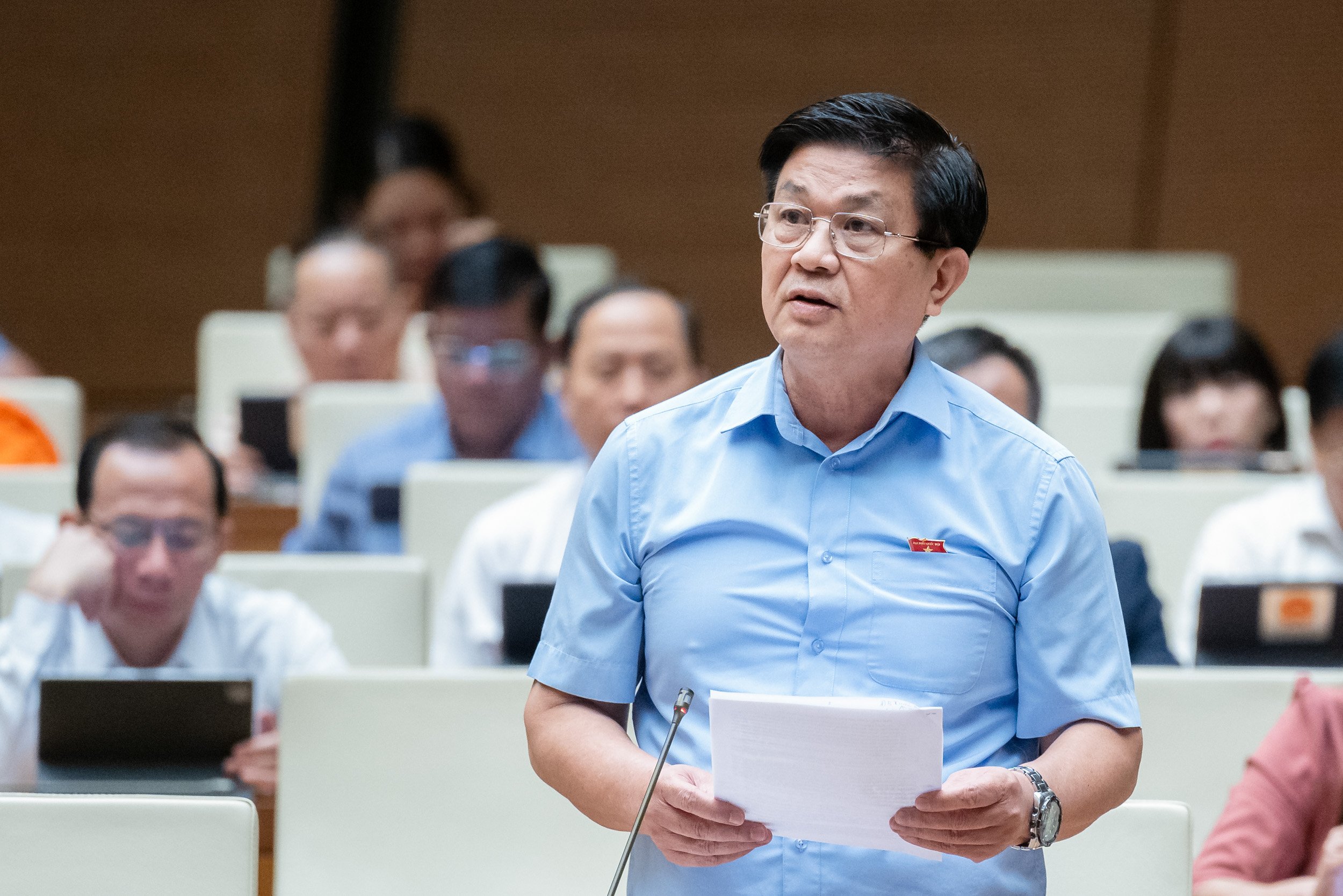 Đưa biển số xe vào danh mục tài sản đấu giá, được không?