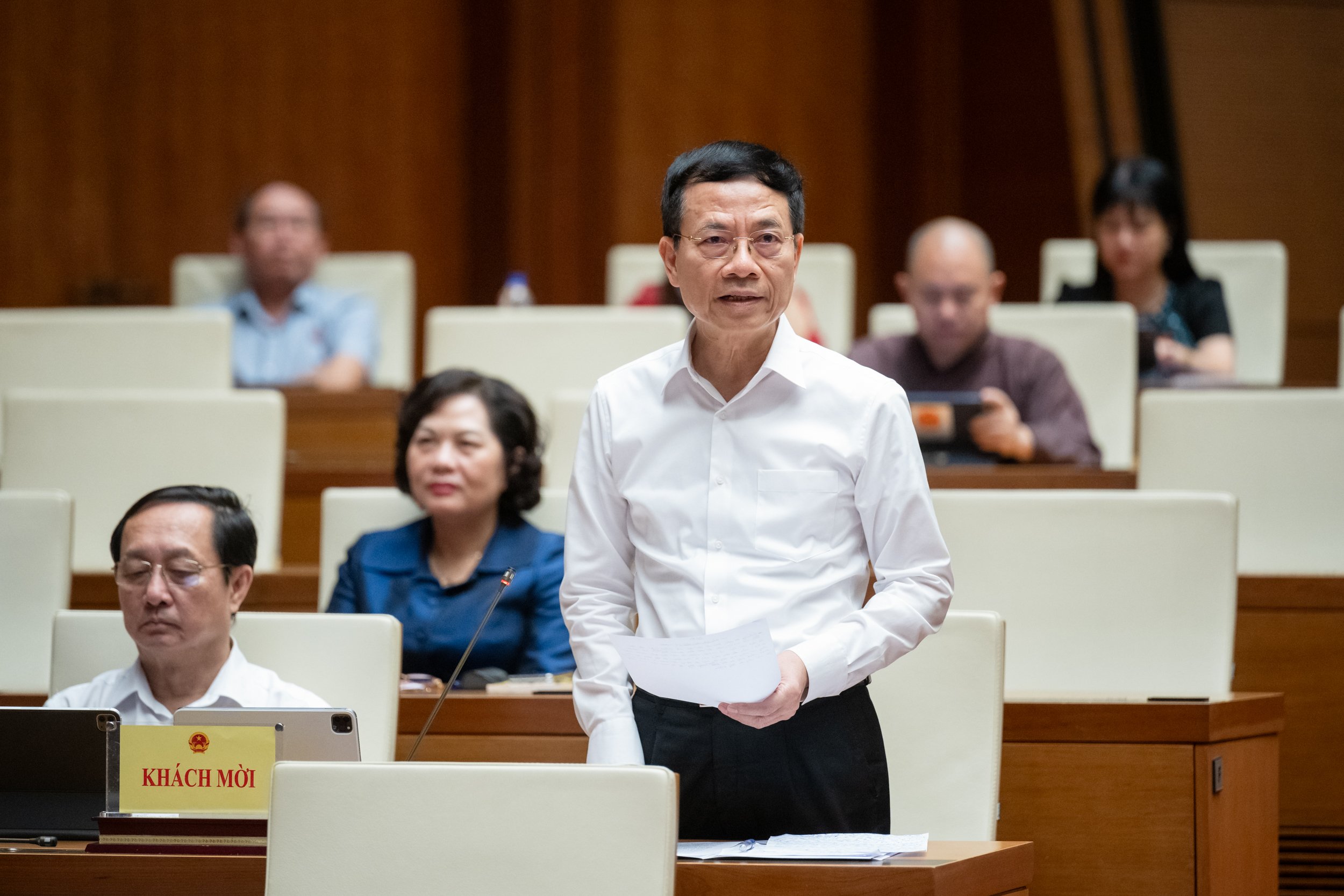 Bộ trưởng TT&TT: 'Ai quản lý cái gì trong đời thực thì trên không gian mạng quản lý cái đó'