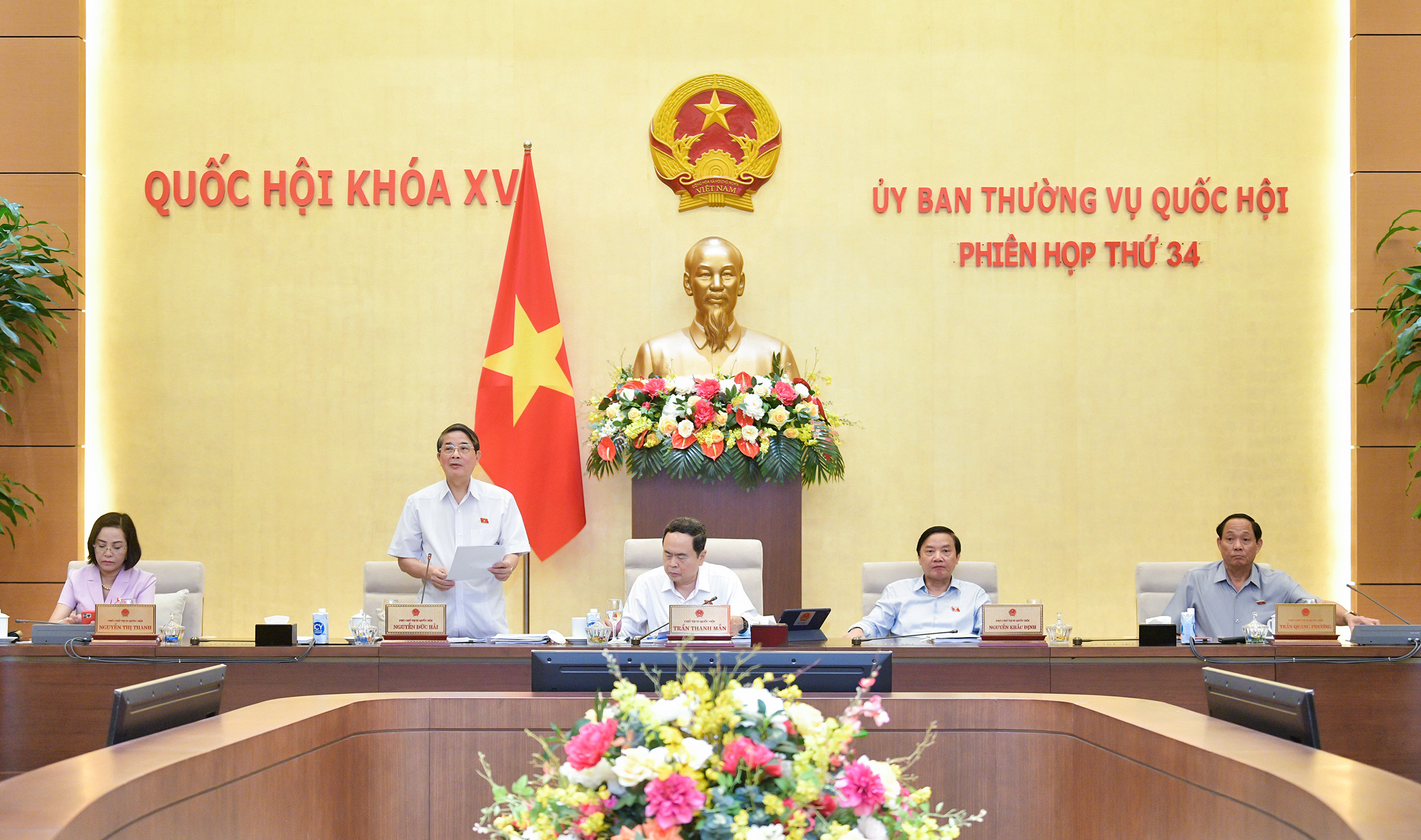 Giảm 2% thuế VAT thêm 6 tháng, ngân sách có thể hụt 24.000 tỉ đồng