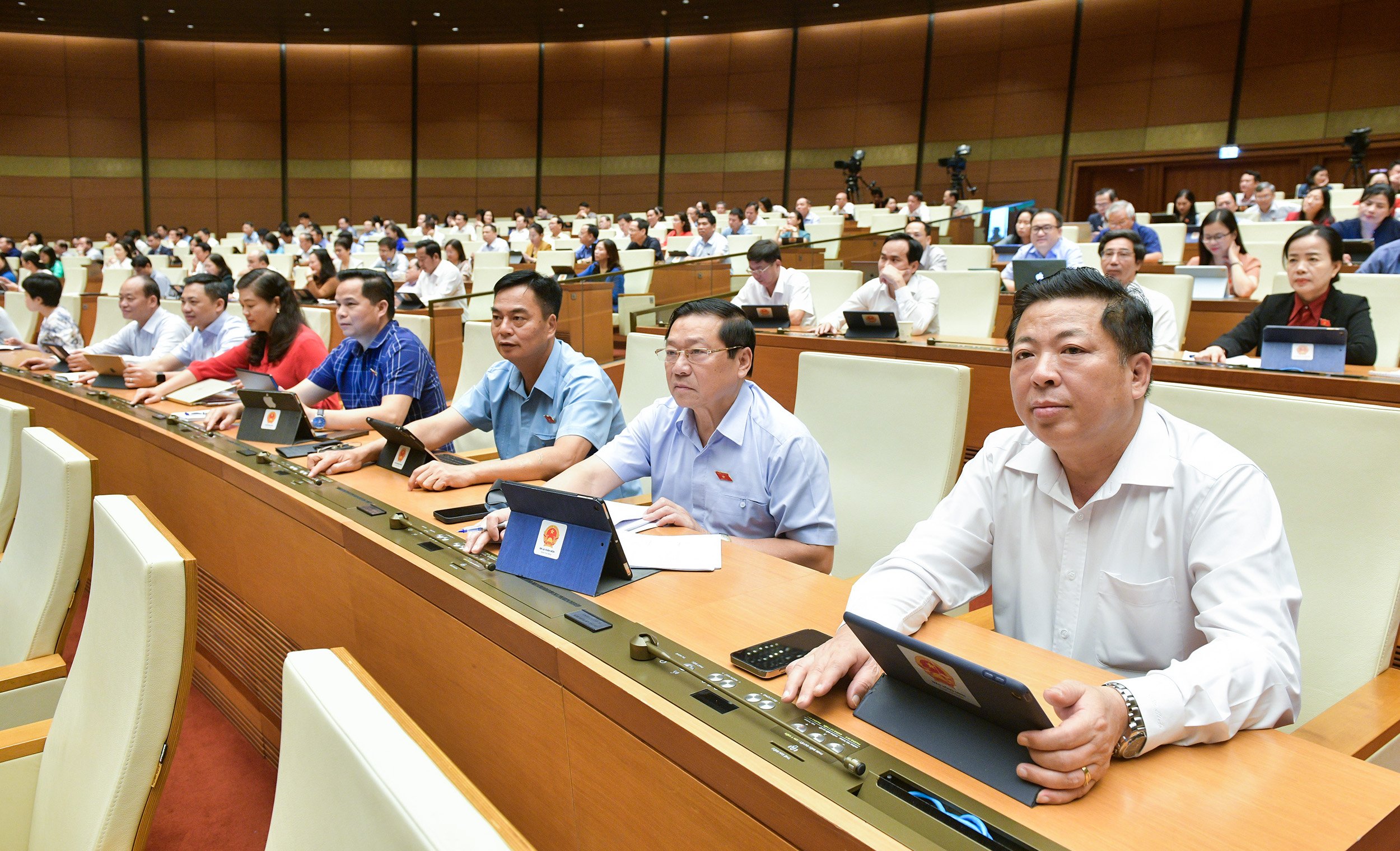 Quốc hội 'chốt' bổ sung quy định về đấu giá biển số xe vào Luật Trật tự, an toàn giao thông đường bộ