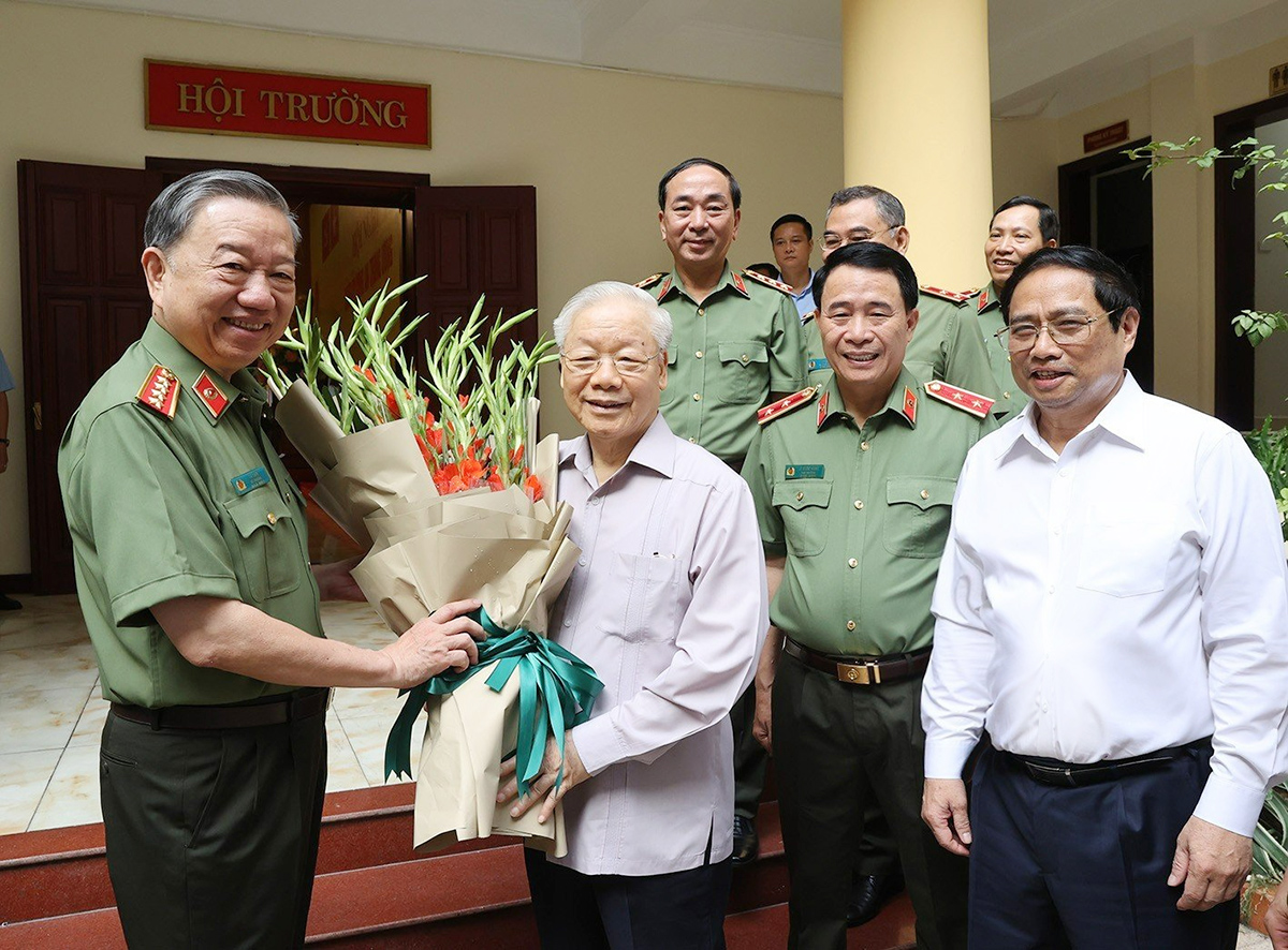 mot-so-hinh-anh-noi-bat-cua-tong-bi-thu-nguyen-phu-trong-8.jpg