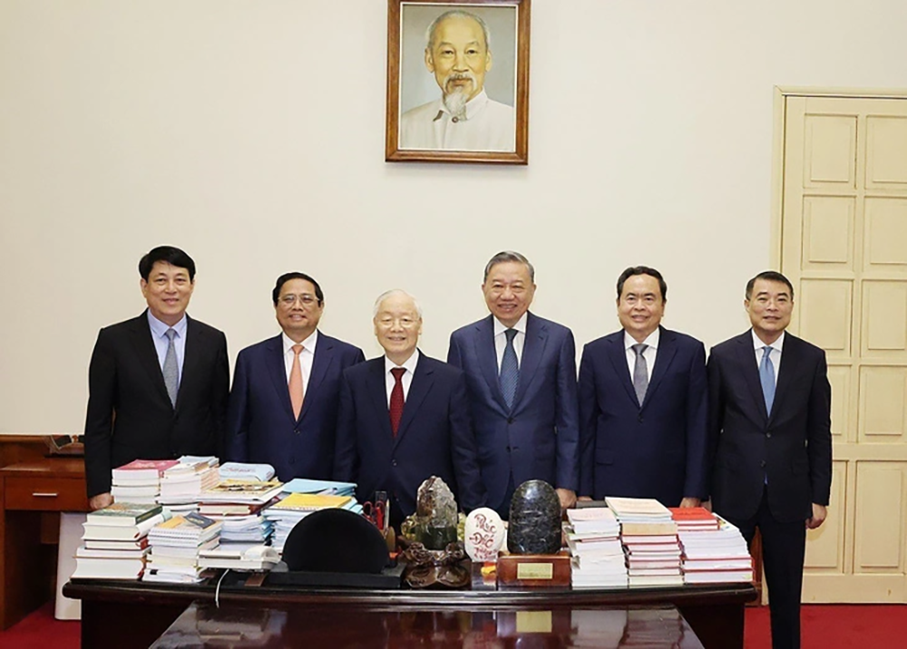 Tổng Bí thư Nguyễn Phú Trọng - nhà chính trị sắc sảo, suốt đời cống hiến vì hạnh phúc của nhân dân