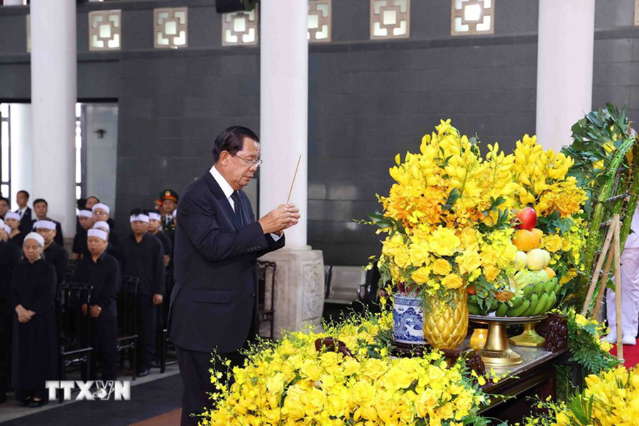 quoc-te-vieng-tong-bi-thu.jpg