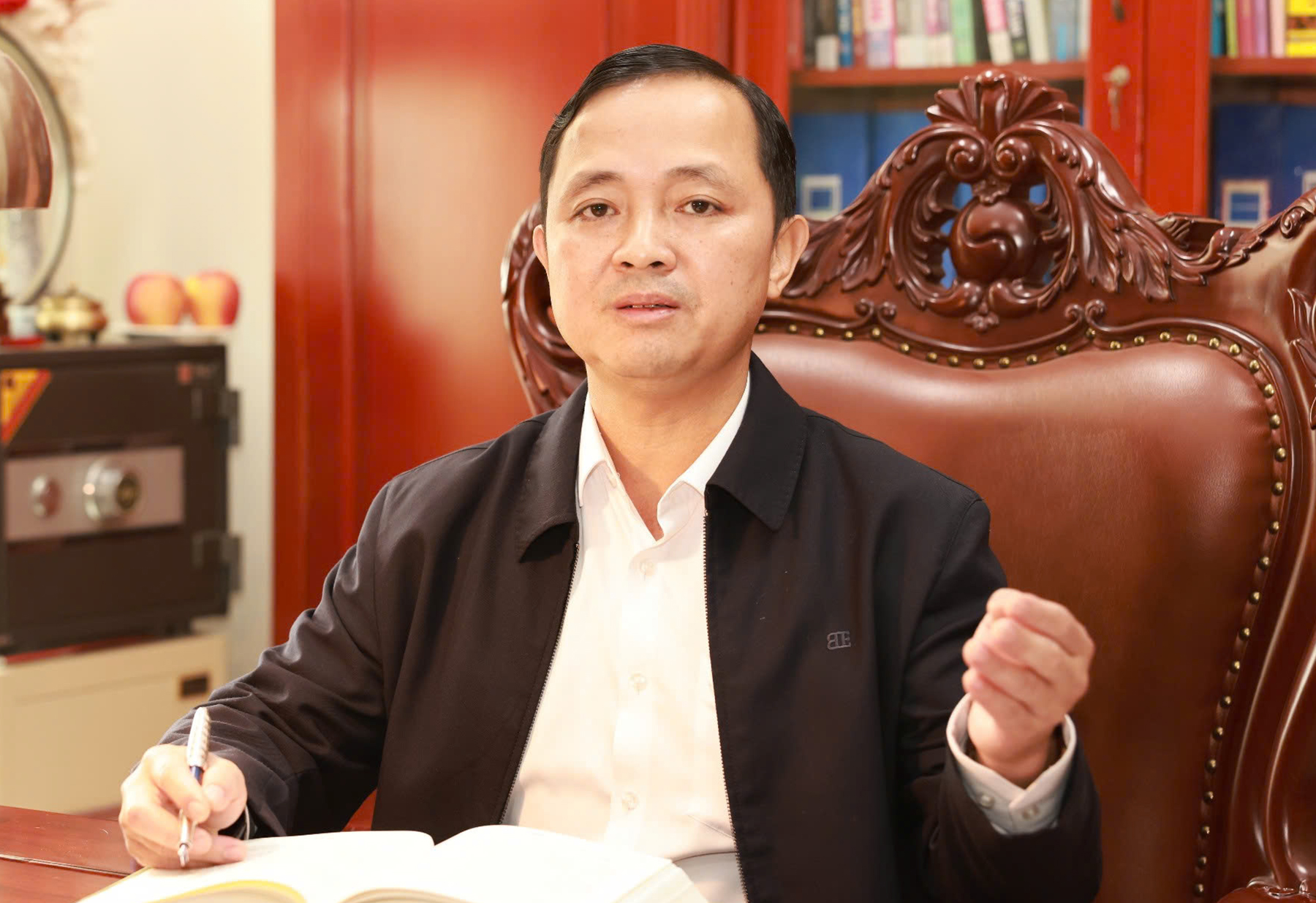 chong-lang-phi-tren-da-nong-duoi-phai-chuyen-dong-manh-nguyen-xuan-truong.jpg