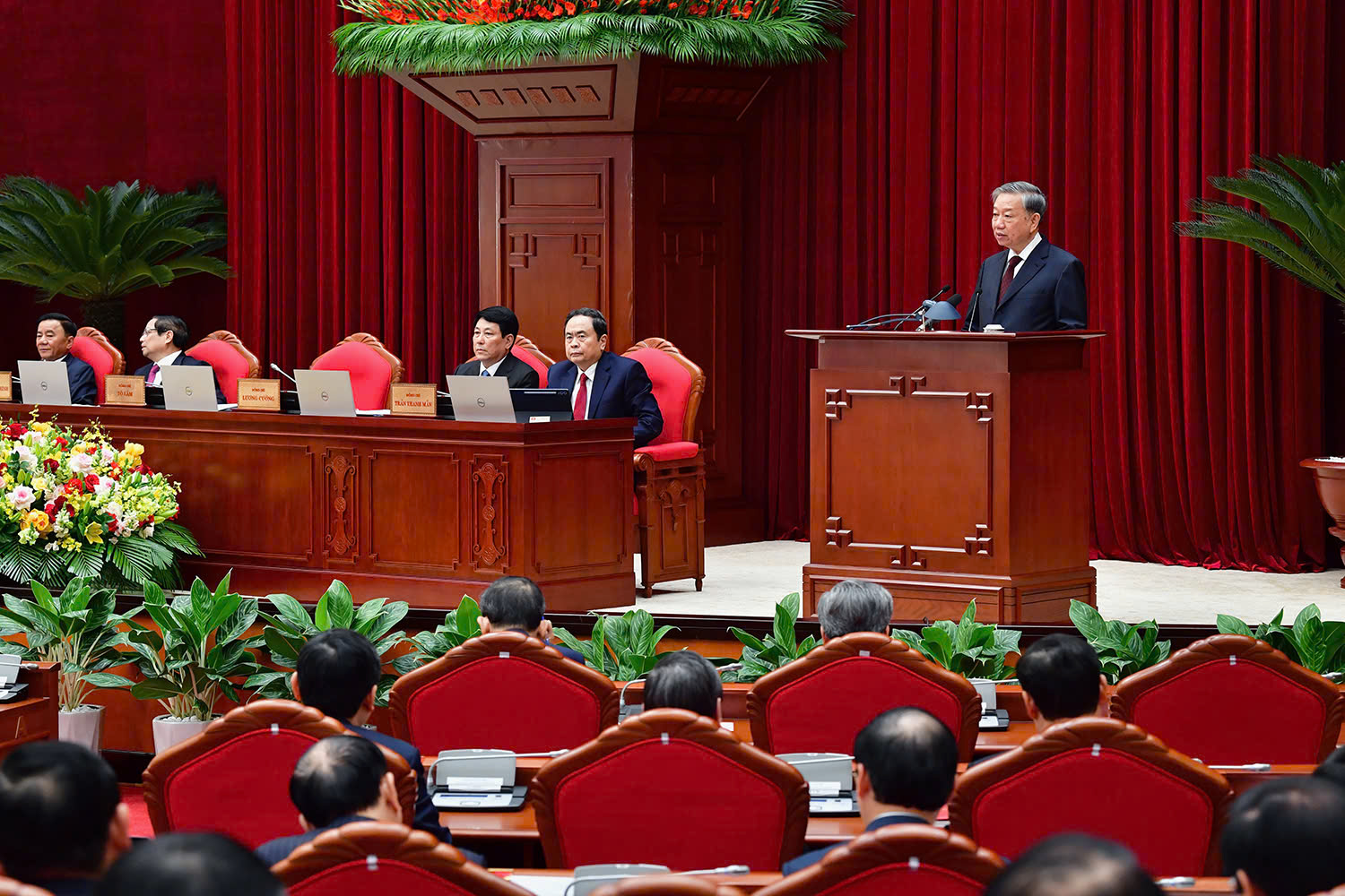 hinh-anh-khai-mac-hoi-nghi-lan-thu-11-trung-uong-khoa-xiii-1-3.jpg