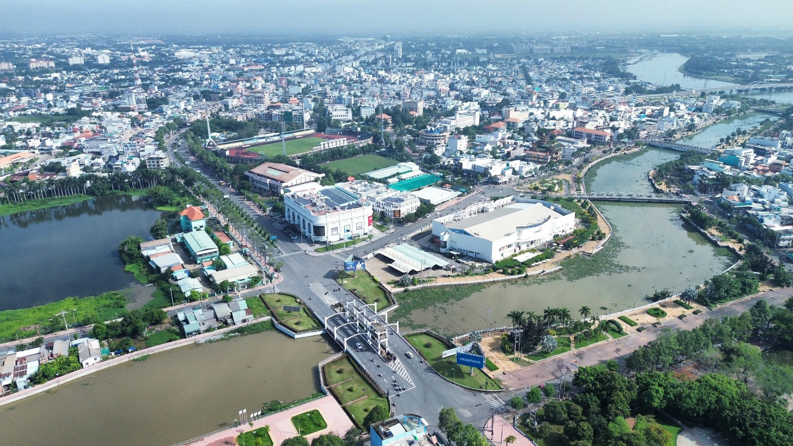 Trung ương hỗ trợ 100 tỉ đồng cho mỗi tỉnh, thành giảm sau sáp nhập