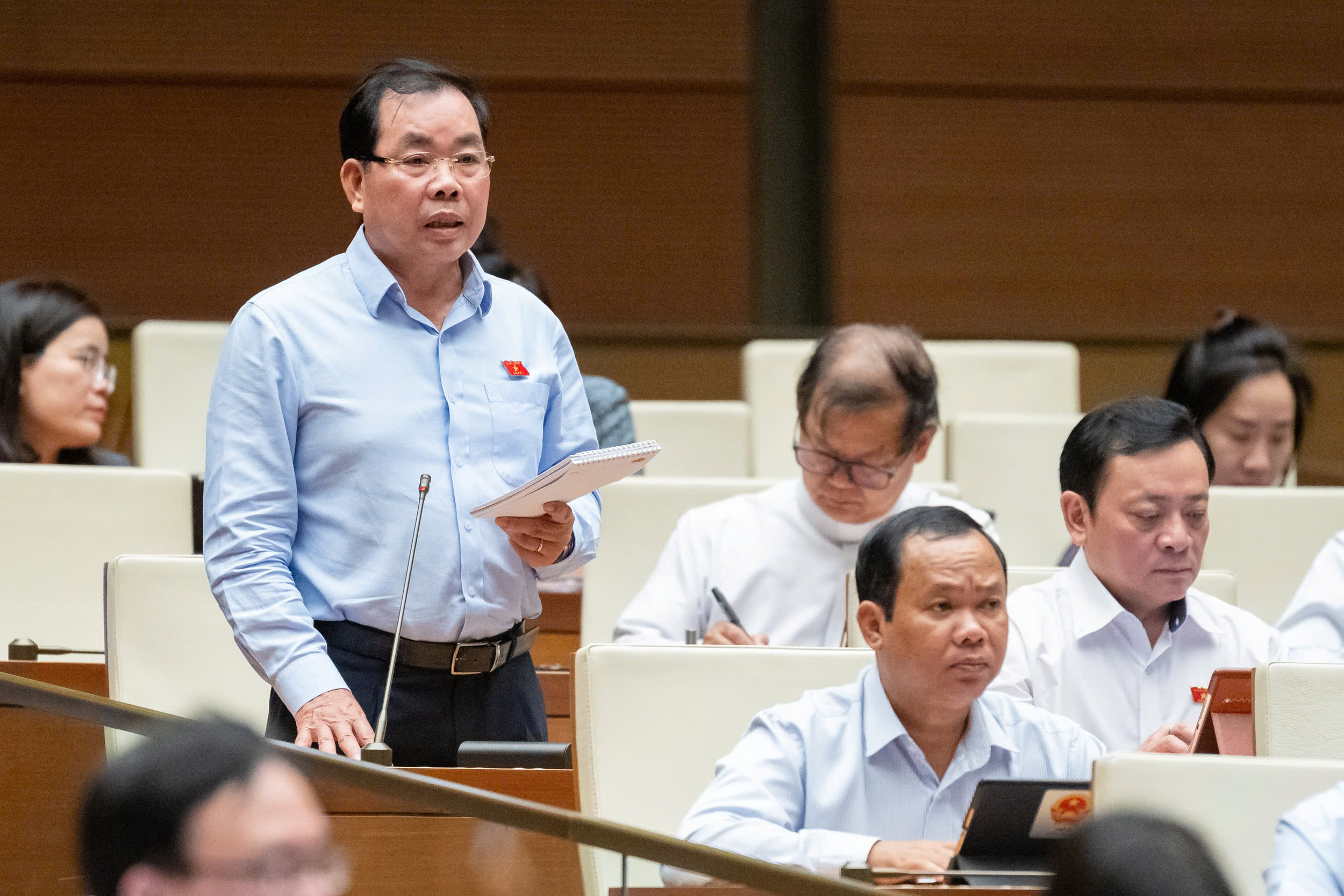 nguyen-quang-huan.jpg