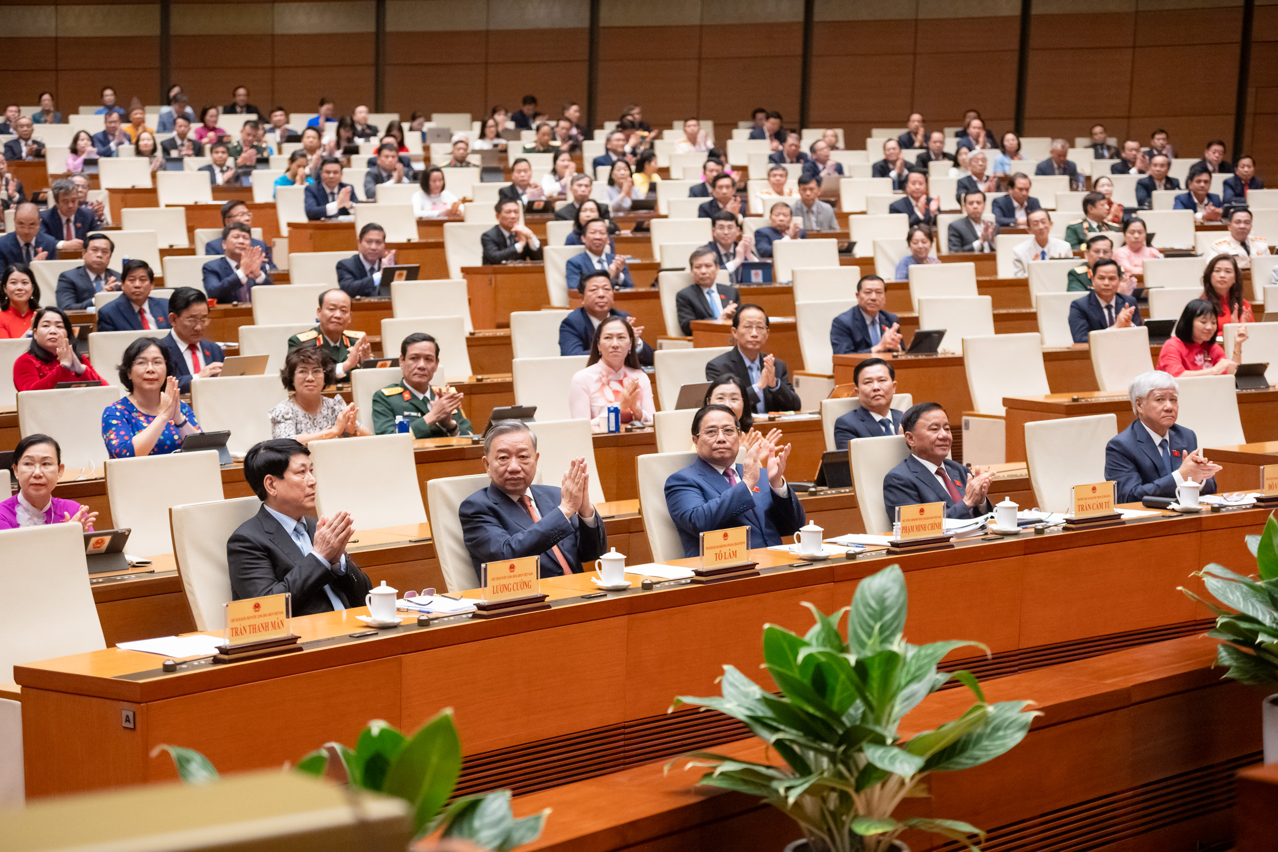Thời khắc lịch sử mở ra luồng gió mới cho hành trình phát triển của Việt Nam kỳ họp thứ 9