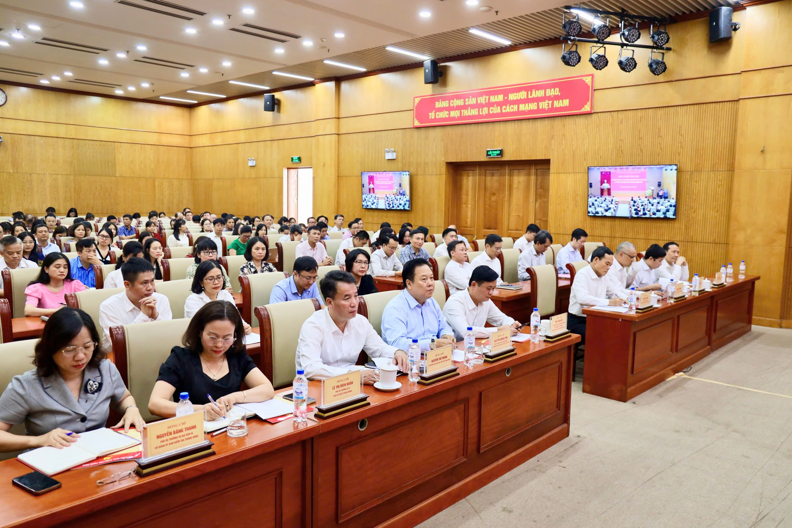 co-quan-dau-tien-ap-dung-kpis-de-danh-gia-can-bo-cong-chuc-ban-chinh-sach.jpg