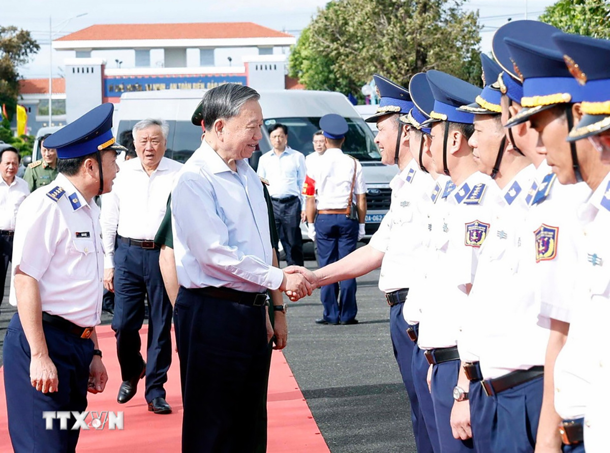 tong-bi-thu-xay-dung-canh-sat-bien-theo-huong-tinh-gon-manh-tien-thang-len-hien-dai-3.jpg