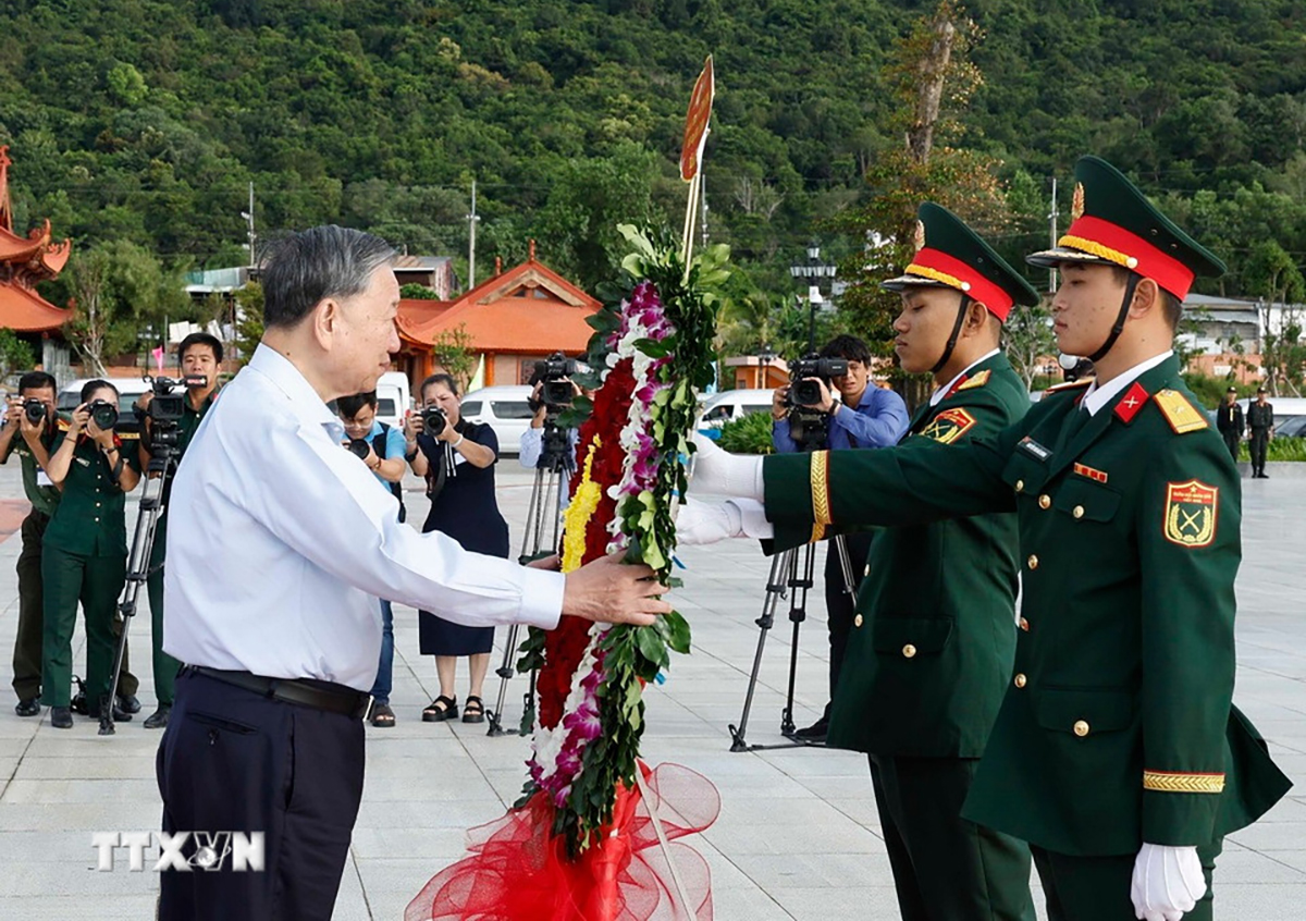 tong-bi-thu-xay-dung-canh-sat-bien-theo-huong-tinh-gon-manh-tien-thang-len-hien-dai.jpg