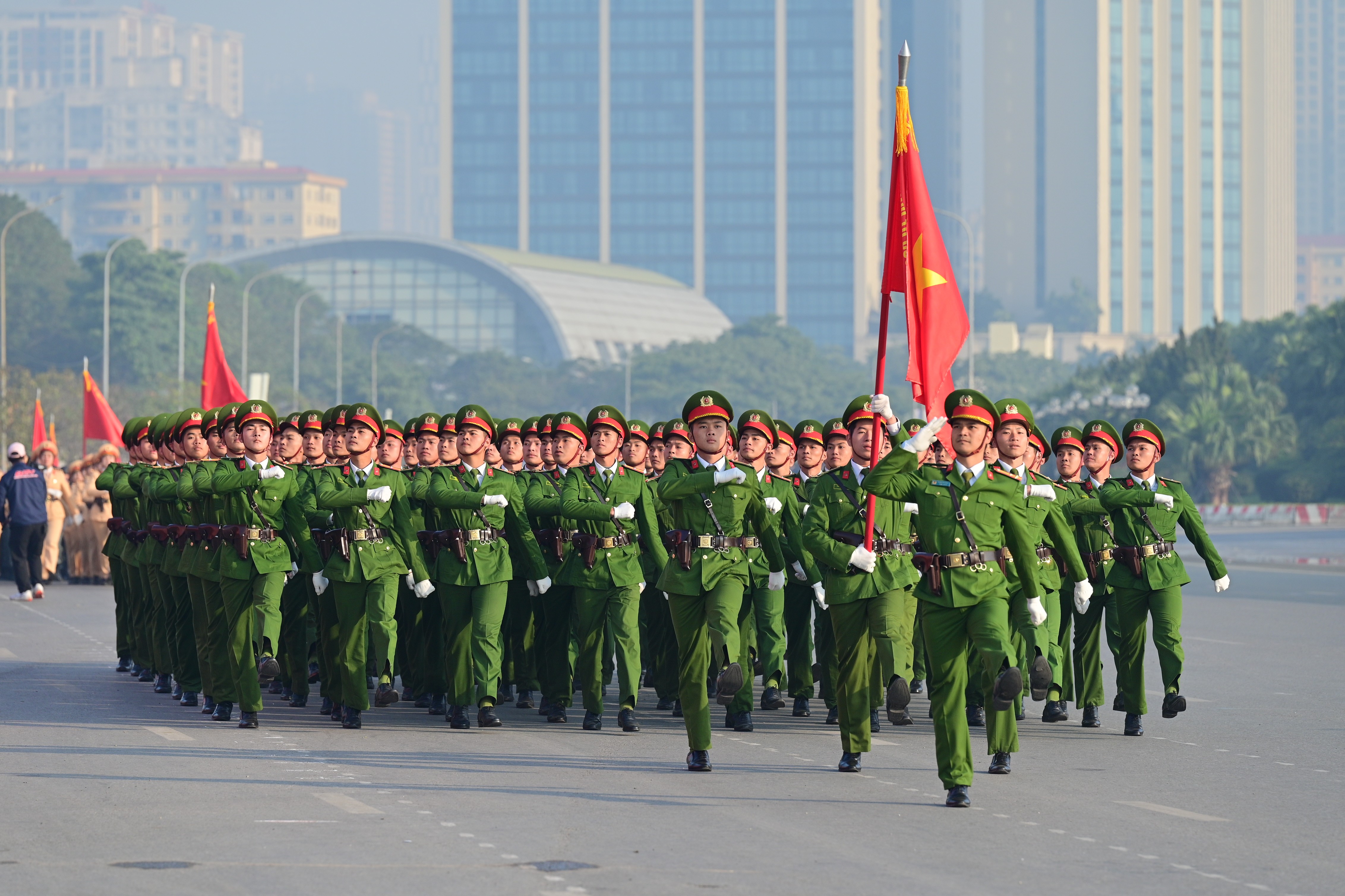 can-canh-cac-canh-ve-canh-sat-cung-dan-khi-tai-hien-dai-tai-le-tong-duyet-bao-ve-dai-hoi-dang-xiv-1.jpg