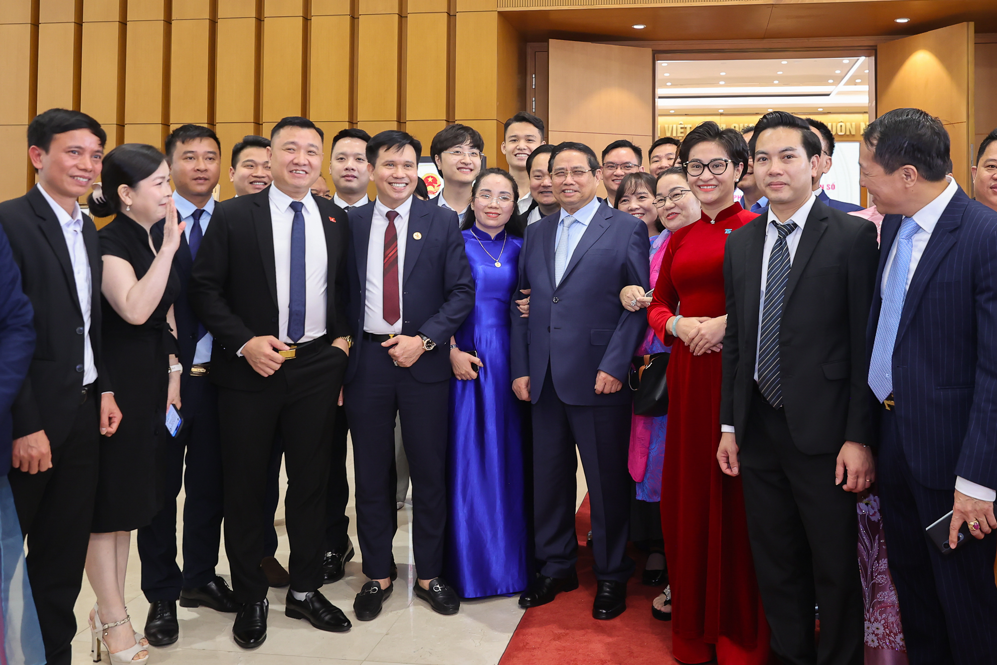 thu-tuong-pham-minh-chinh-tang-truong-2-con-so-la-yeu-cau-khong-the-cham-tre.jpg