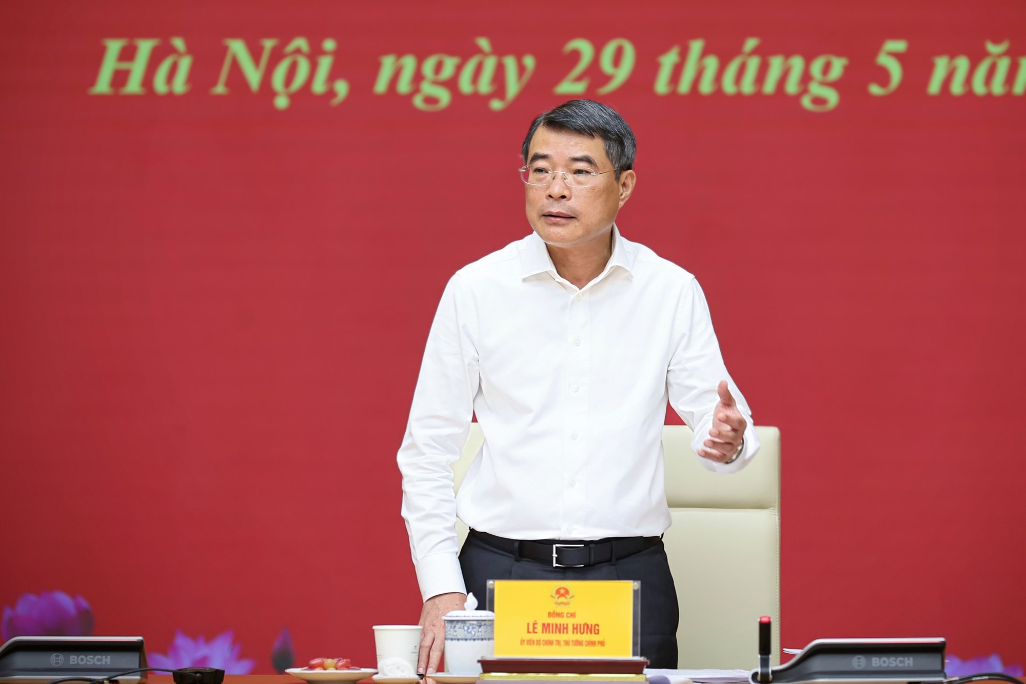 co-tieu-chi-danh-gia-can-bo-phu-hop-nhiem-vu-moi-sau-sap-xep-bo-may-le-minh-hung.jpg