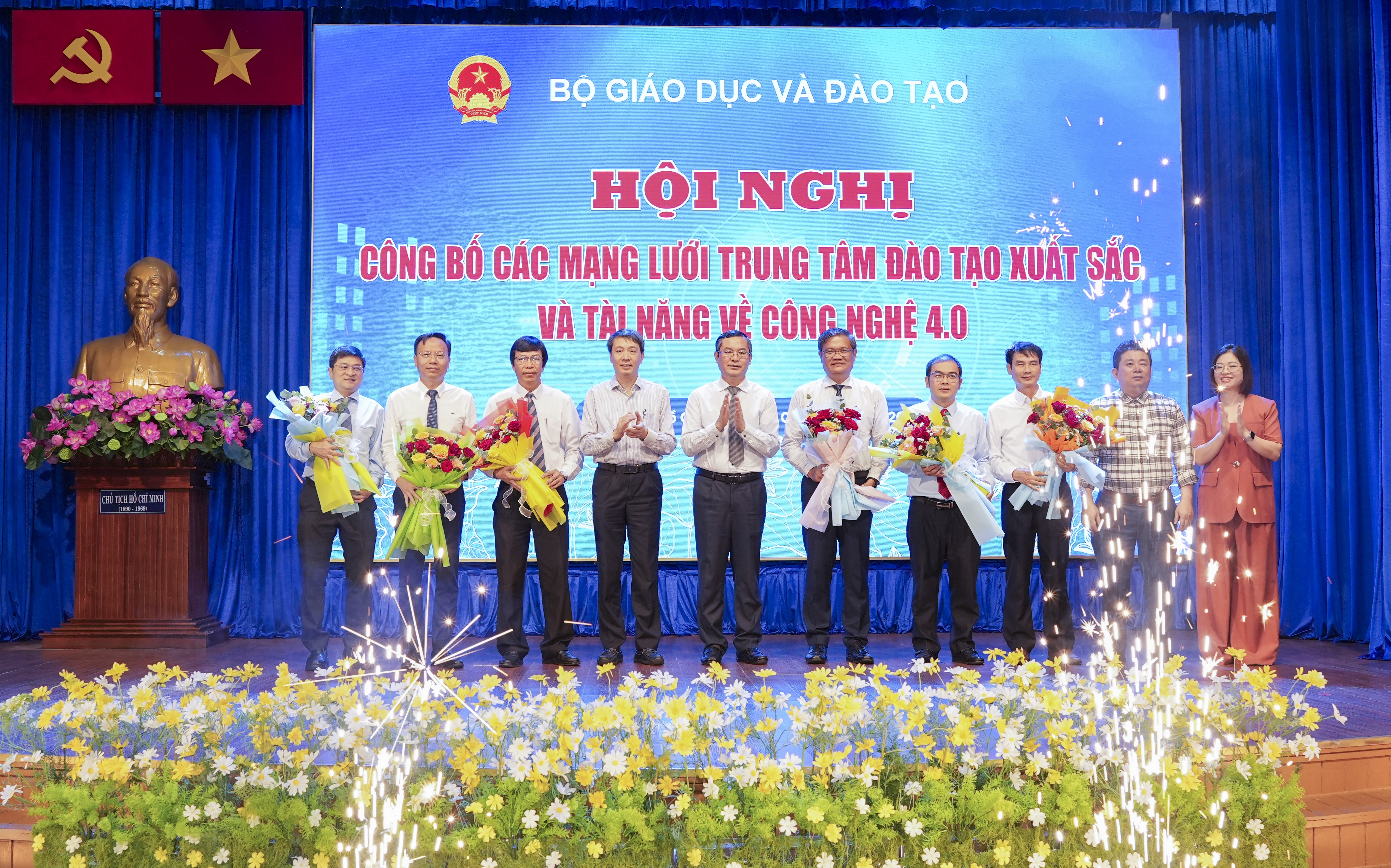 coi-troi-khong-gian-nghien-cuu-cho-khoa-hoc-cong-nghe-tp-hcm-mai-thanh-phong.JPG