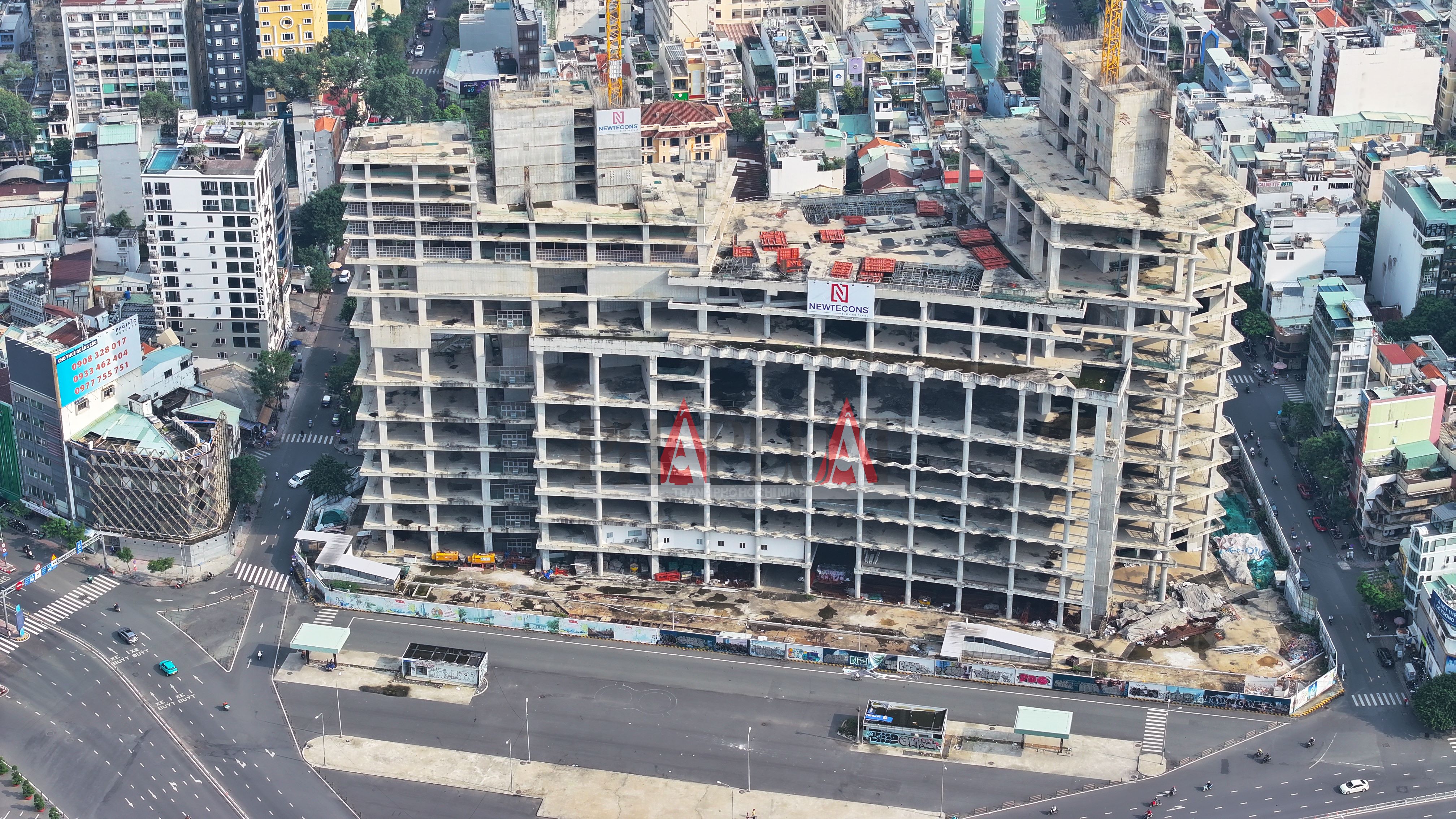 Sau biến cố của Chủ tịch Tập đoàn Vạn Thịnh Phát Trương Mỹ Lan, toàn bộ bảng hiệu liên quan đến Viva Land ở dự án này đã bị tháo dỡ và dừng thi công cho đến nay