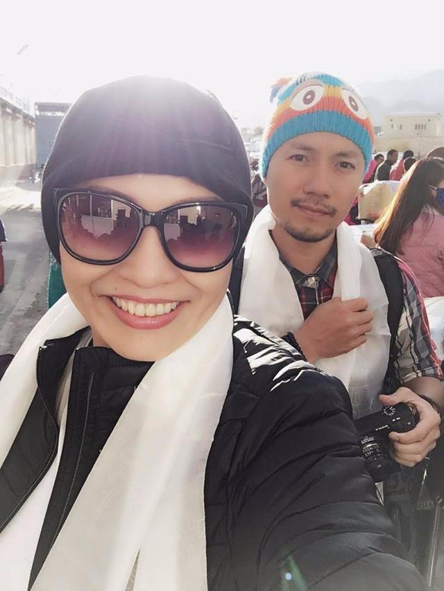 Hình ảnh Phương Thanh và Rapper Tiến Đạt trong những ngày mới đặt chân đến Ấn Độ. Ảnh: NVCC.
