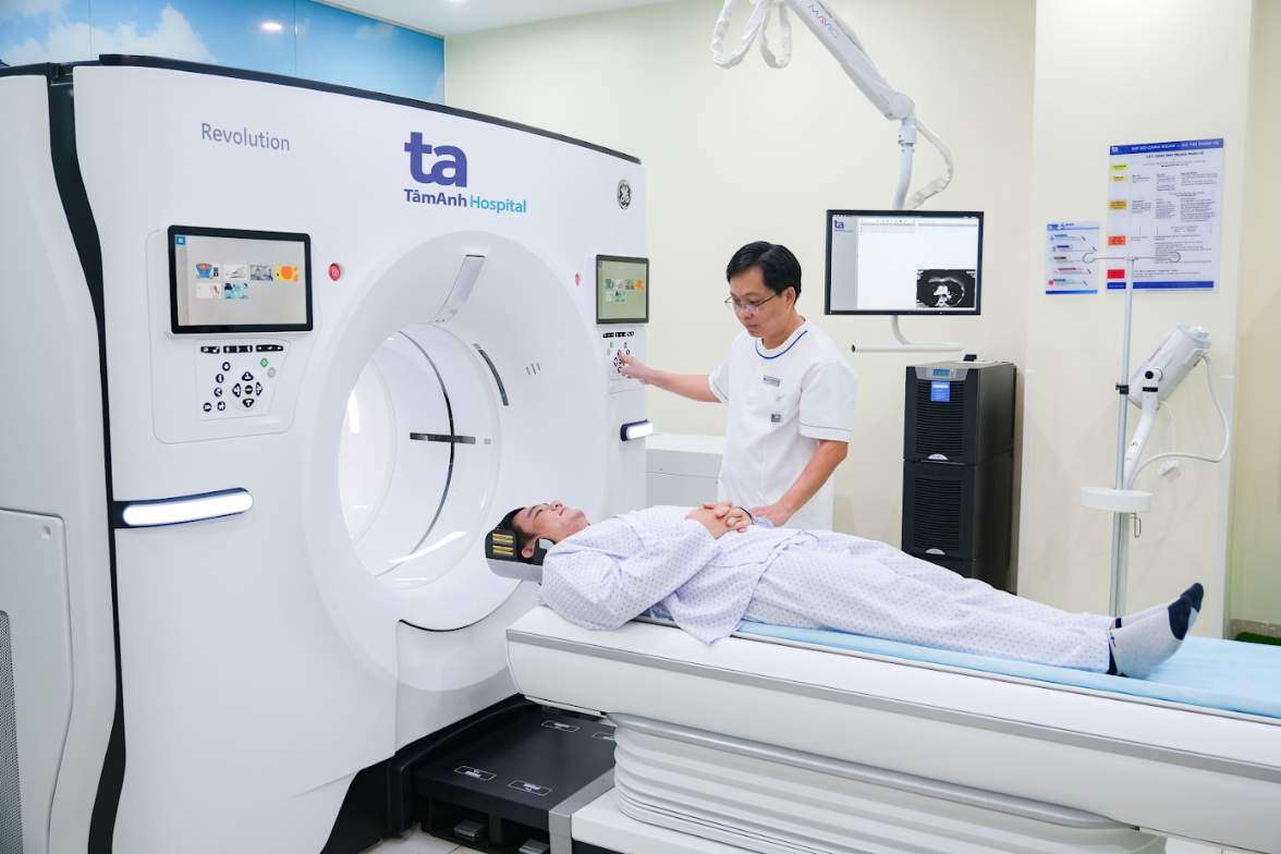 Hệ thống chụp CT 1975 lát cắt tích hợp trí tuệ nhân tạo phiên bản mới nhất vừa được Bệnh viện Đa khoa Tâm Anh TP.HCM đưa vào sử dụng.png